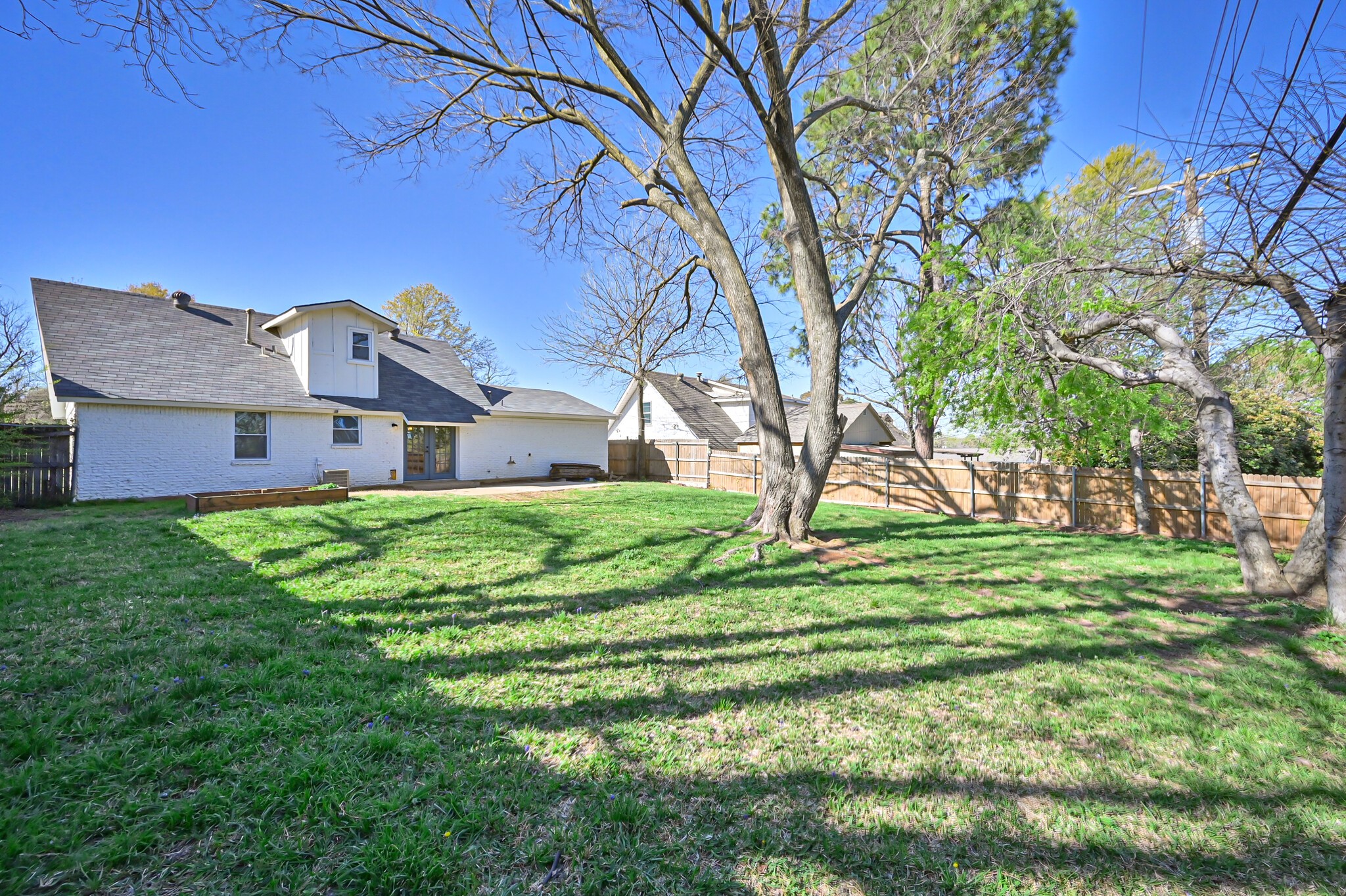 1105 Paula Drive