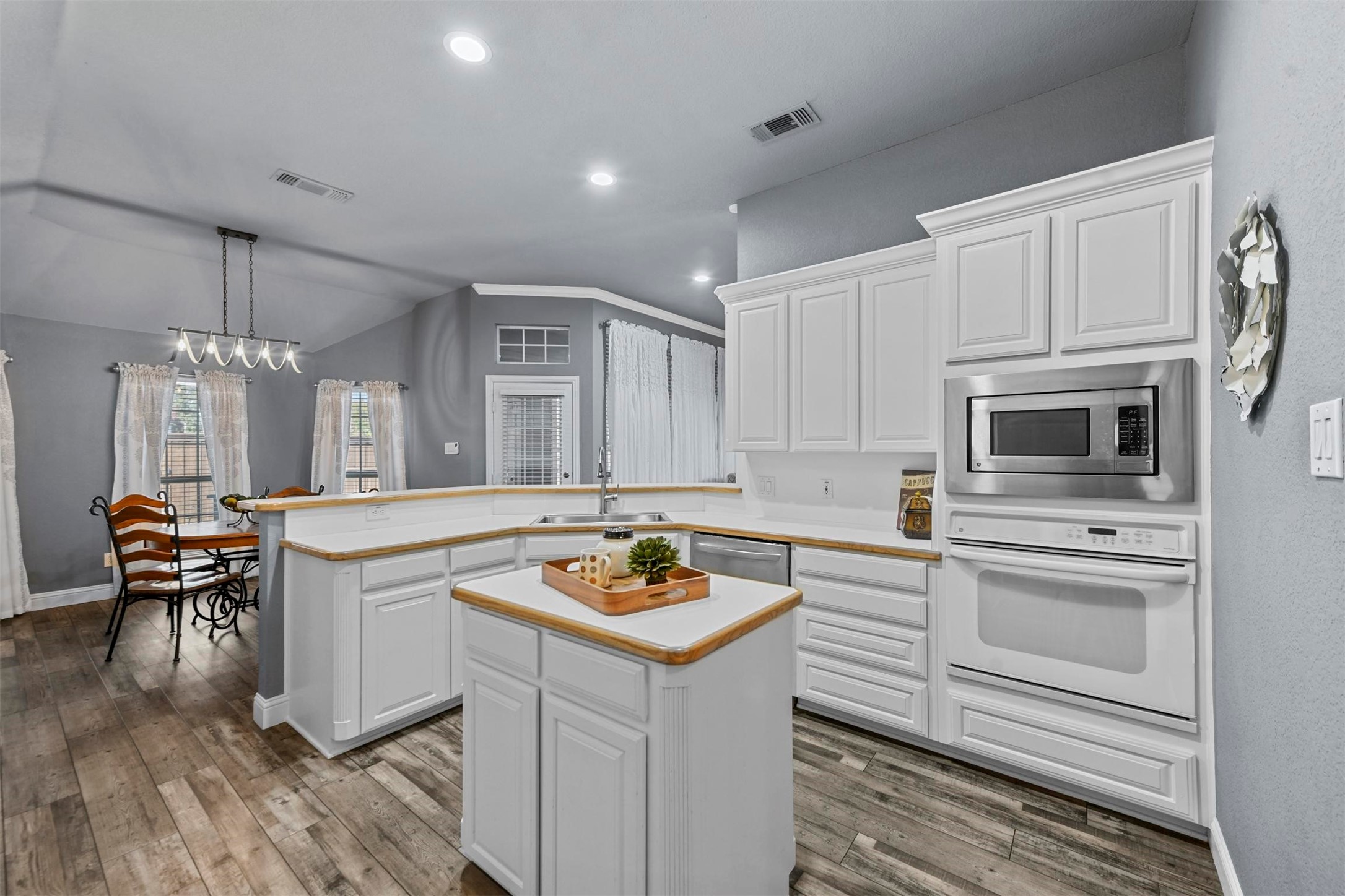 534 Broadsword Lane
