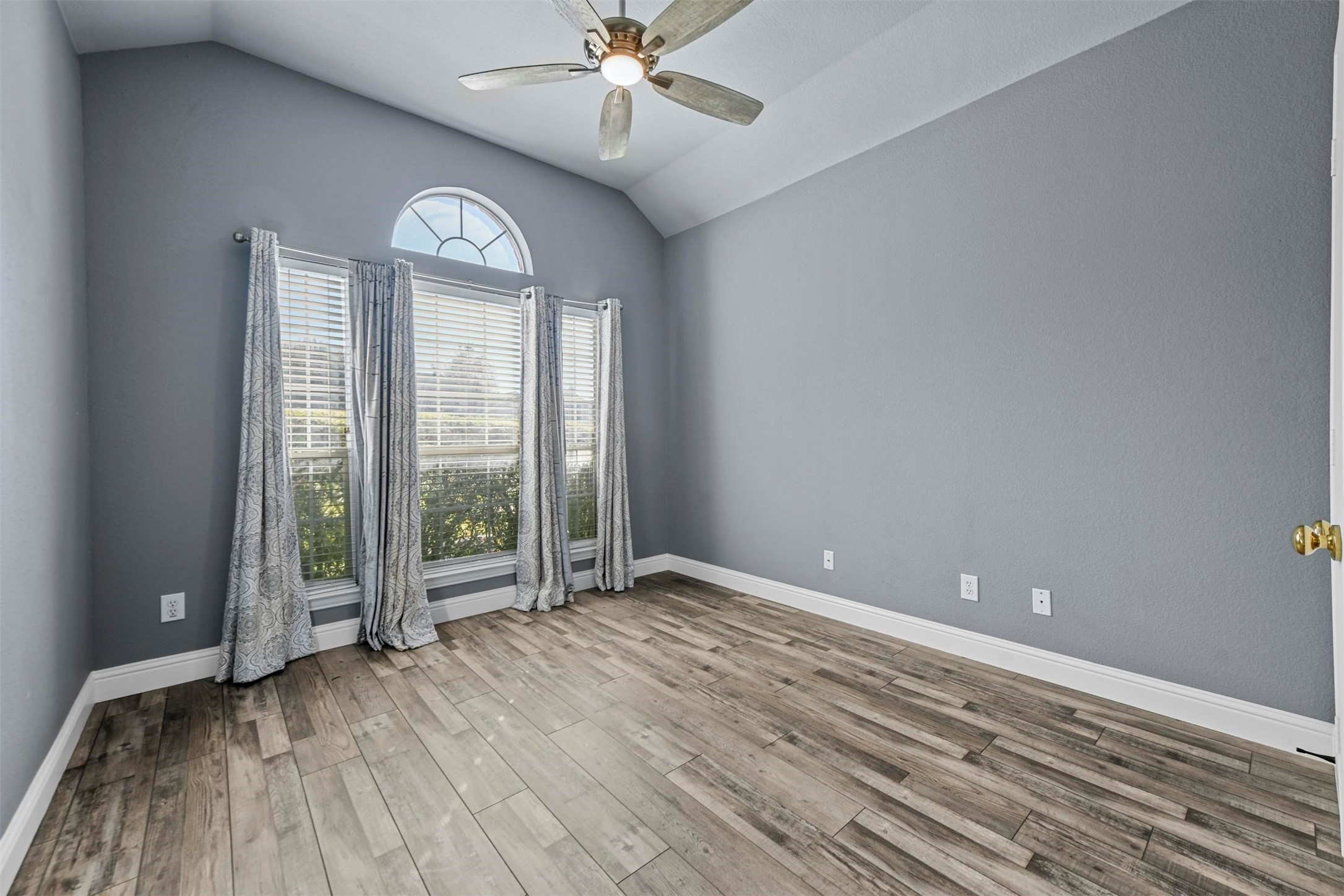 534 Broadsword Lane
