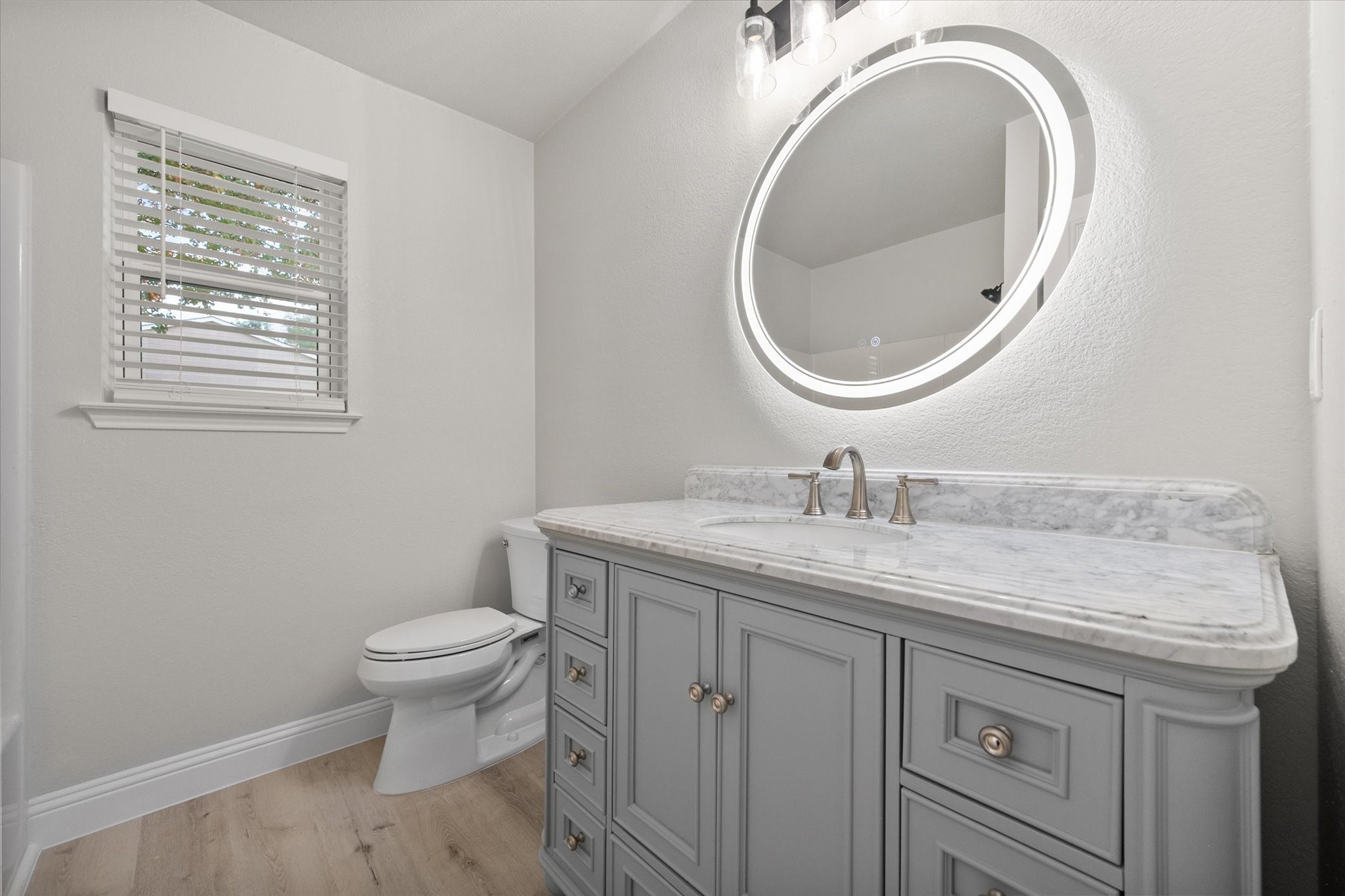 620 S Waxahachie Street