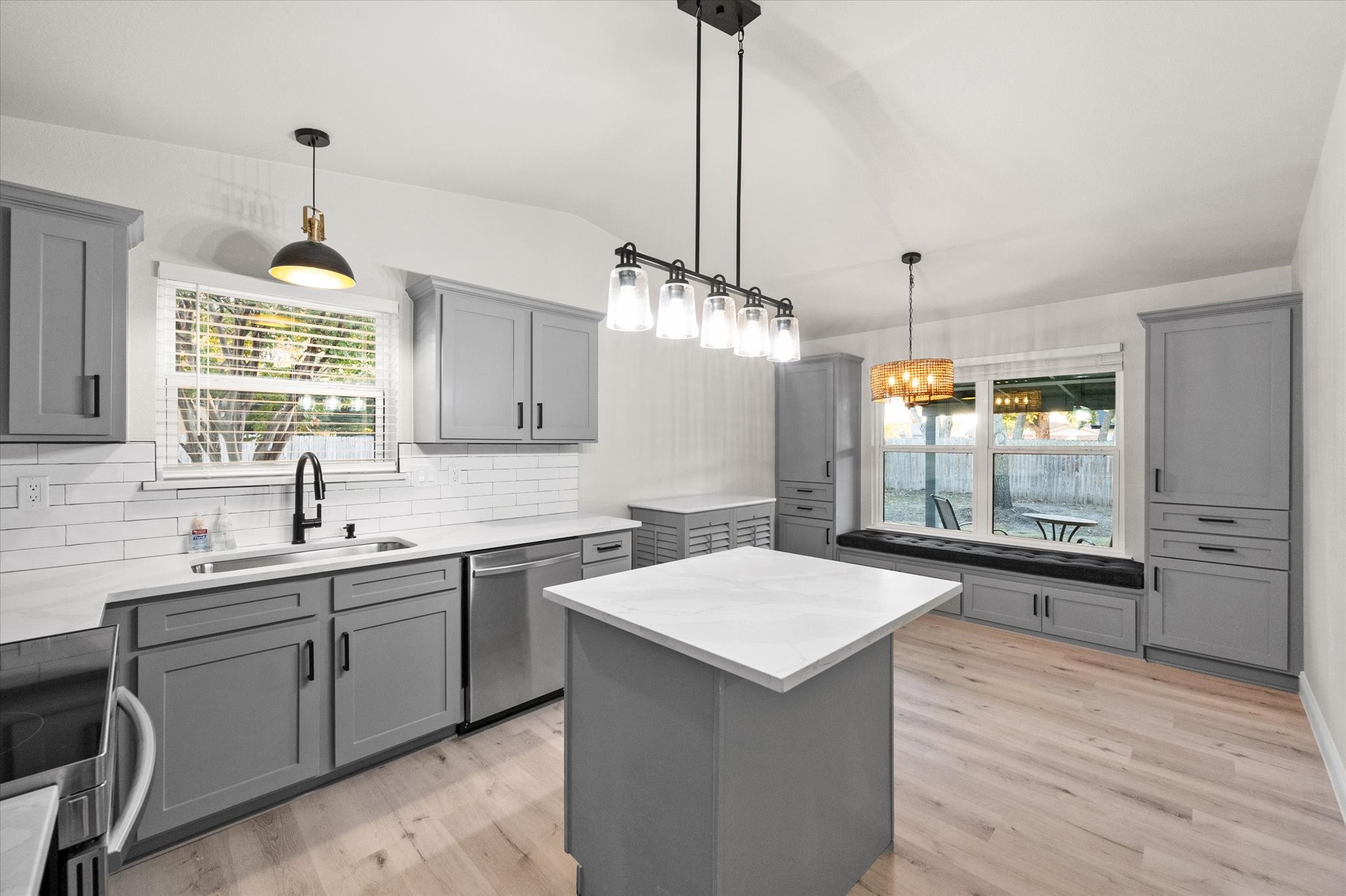 620 S Waxahachie Street