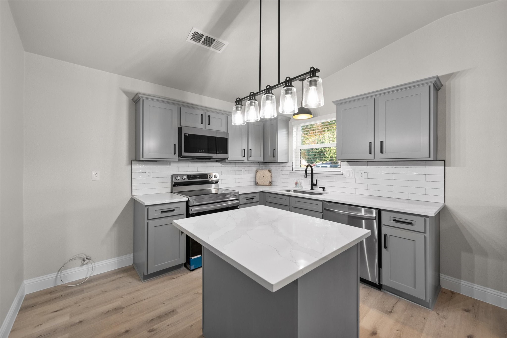 620 S Waxahachie Street