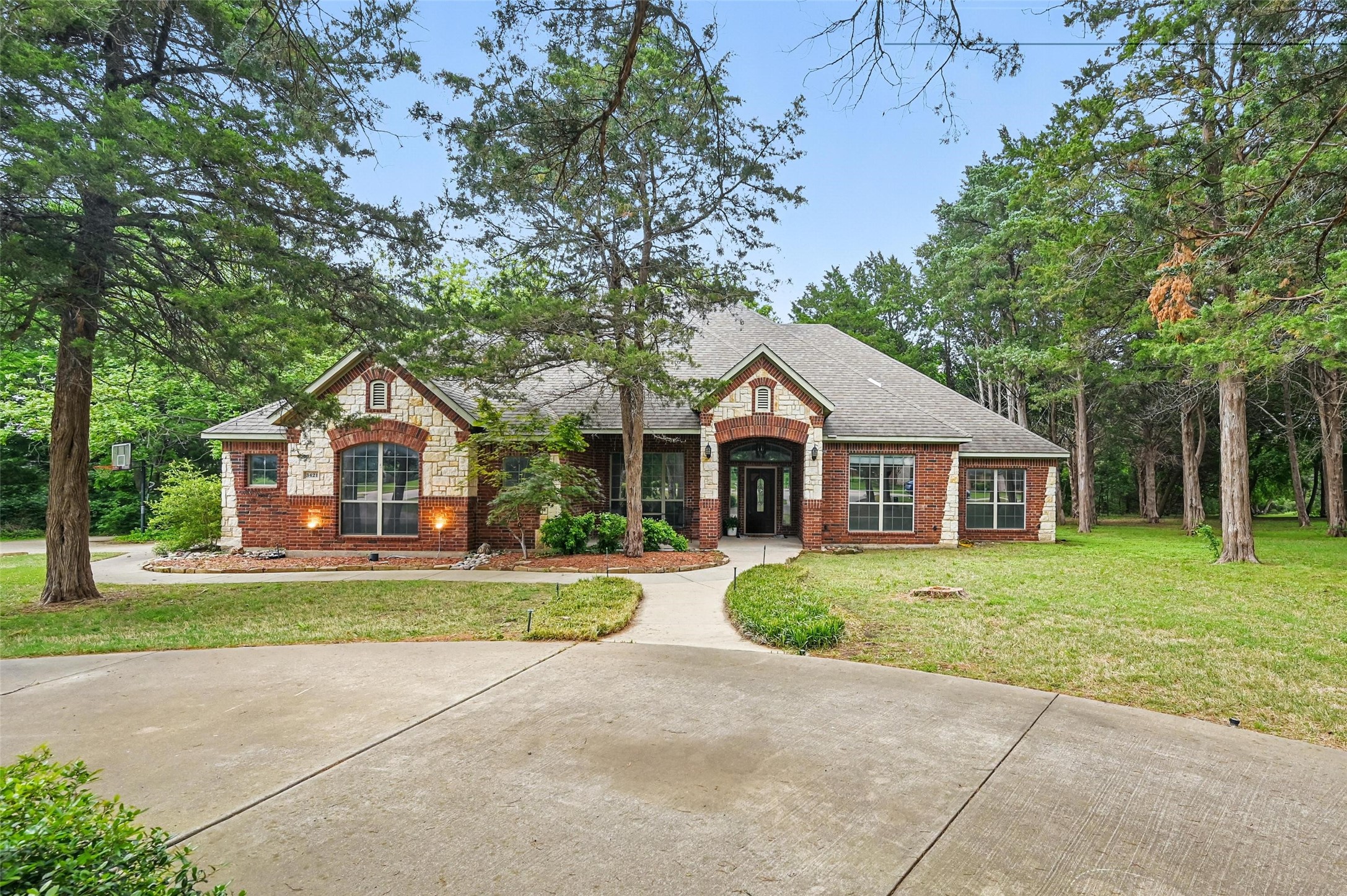 3421 Mindy Lane