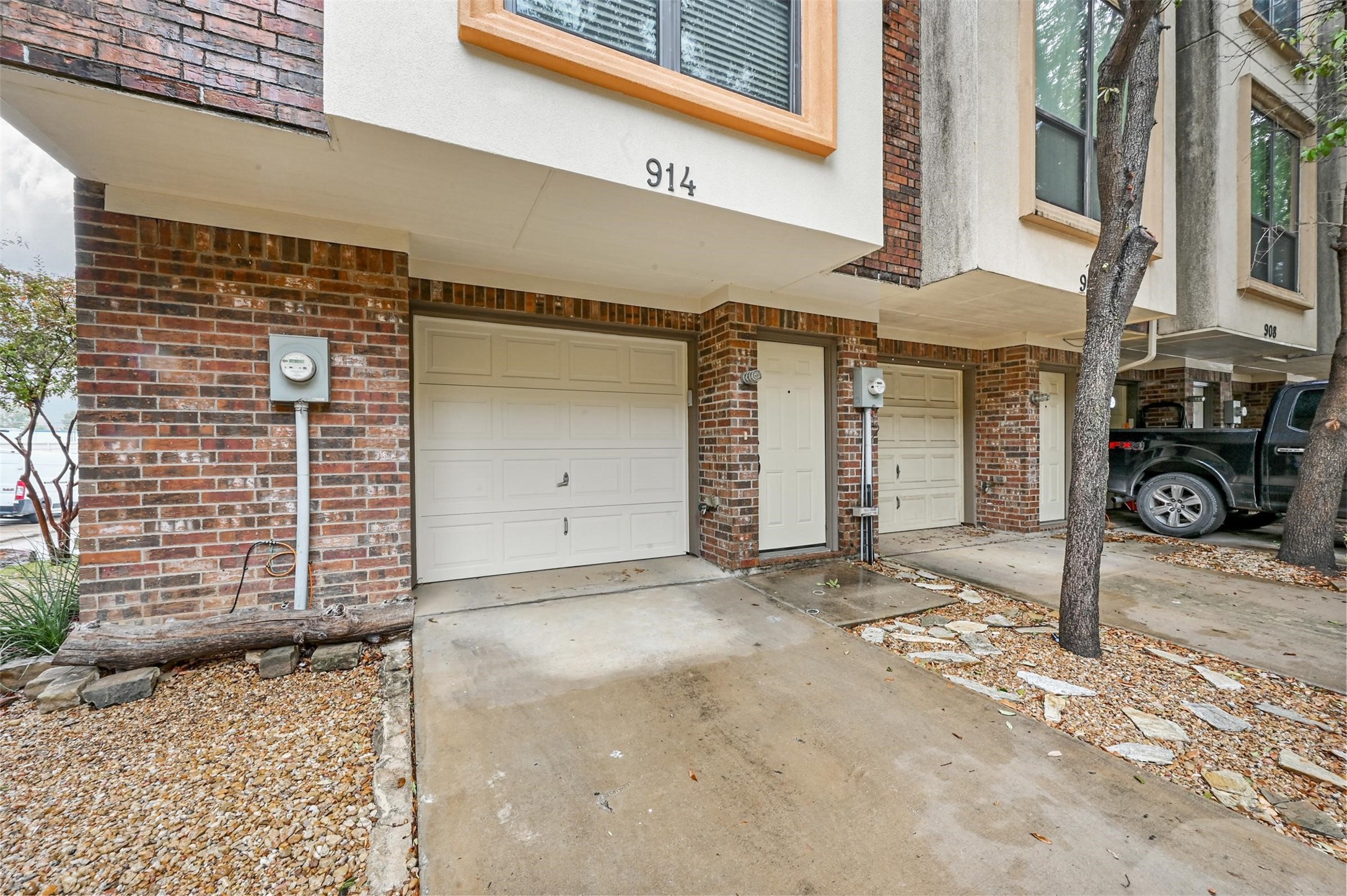 914 Glenn Crossett Street