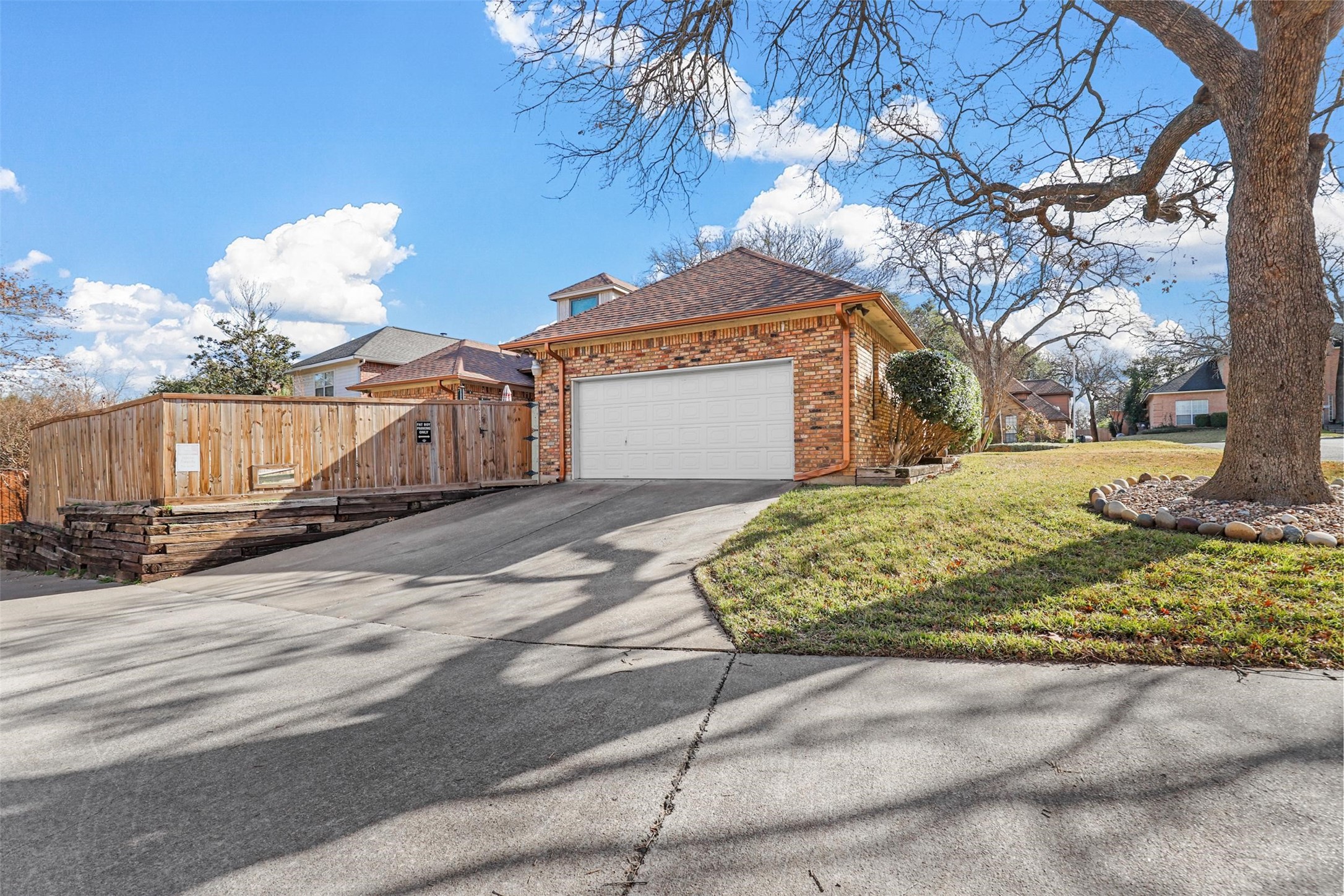 4404 Spinnaker Drive