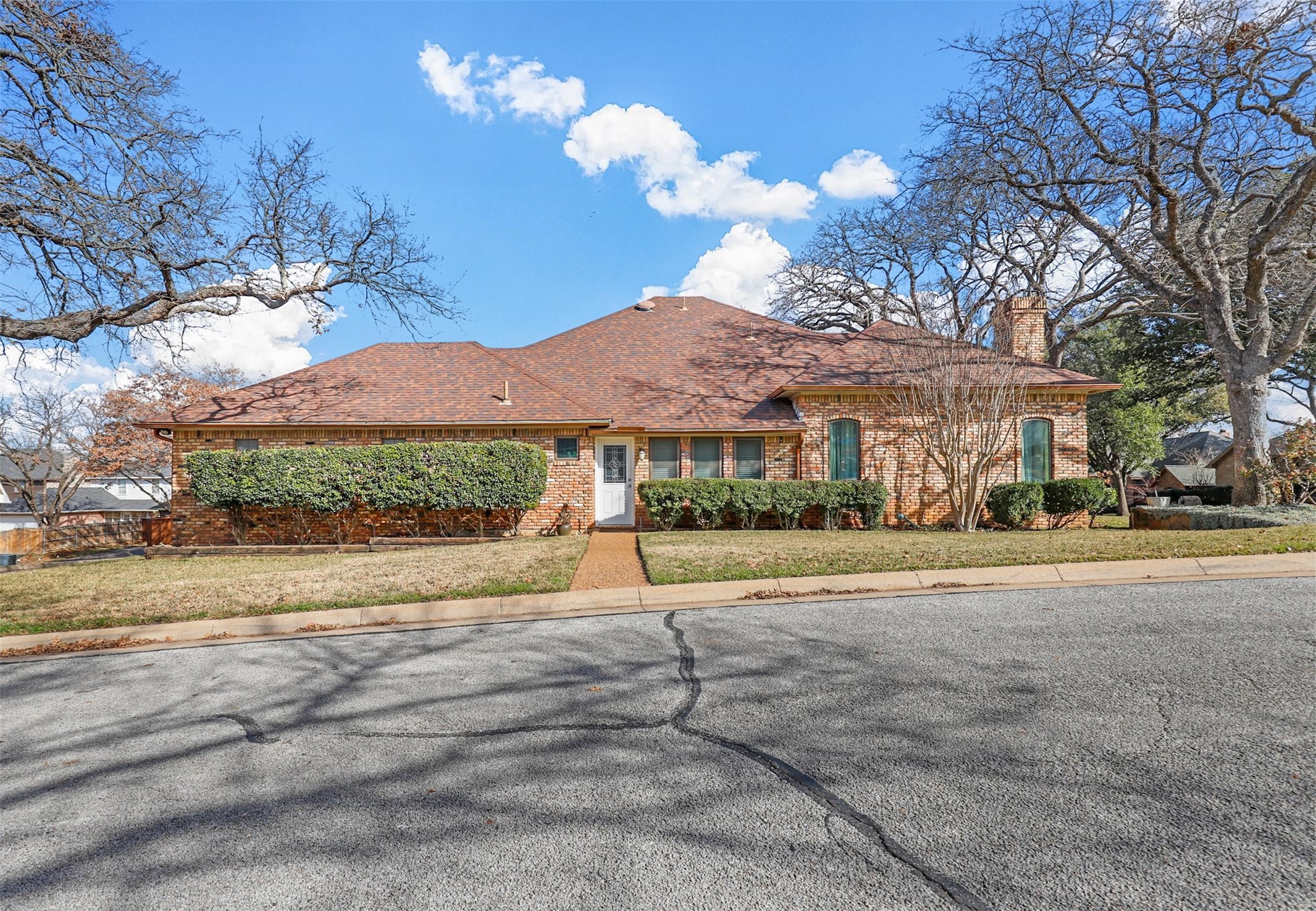 4404 Spinnaker Drive