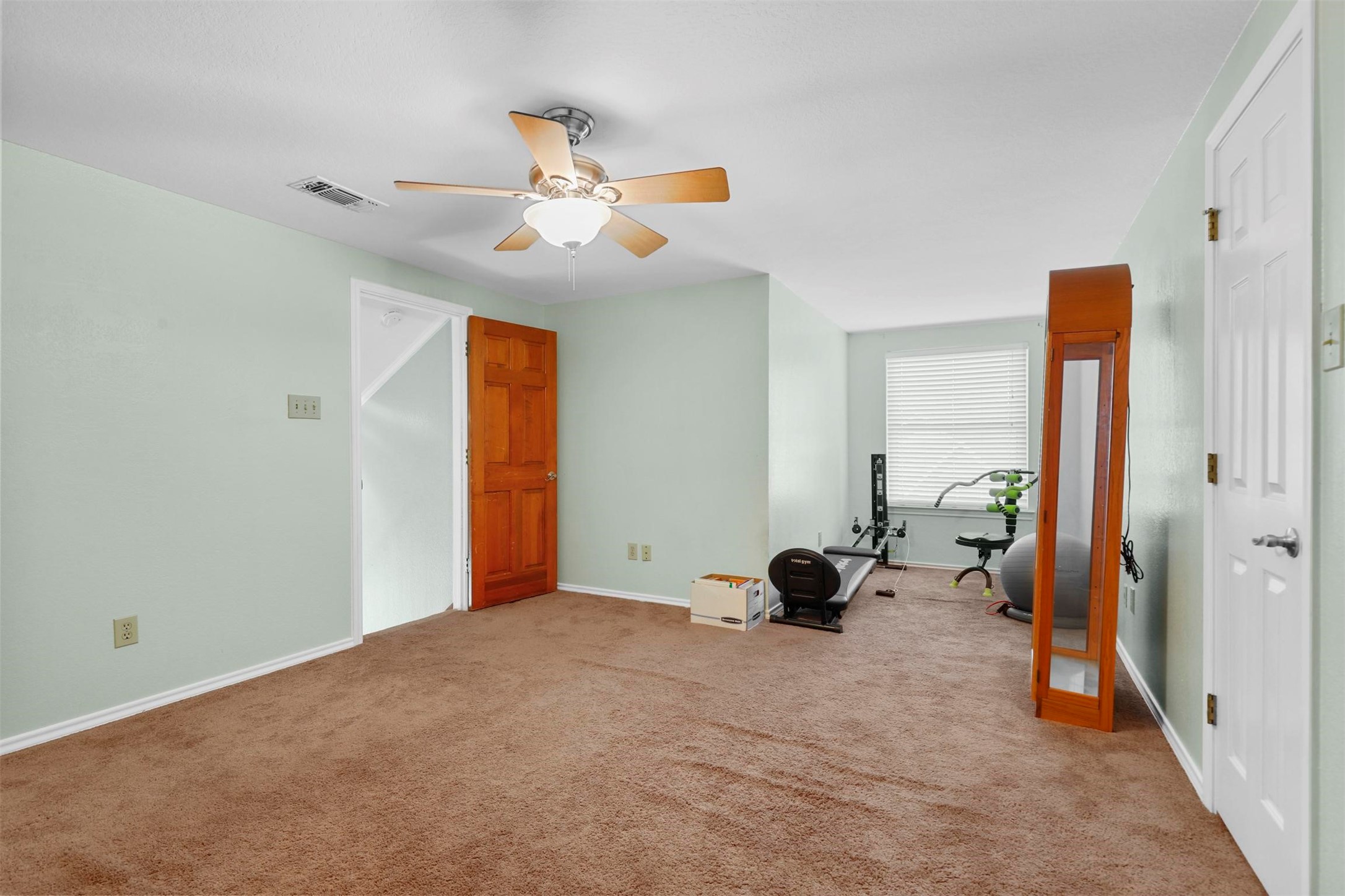 4404 Spinnaker Drive