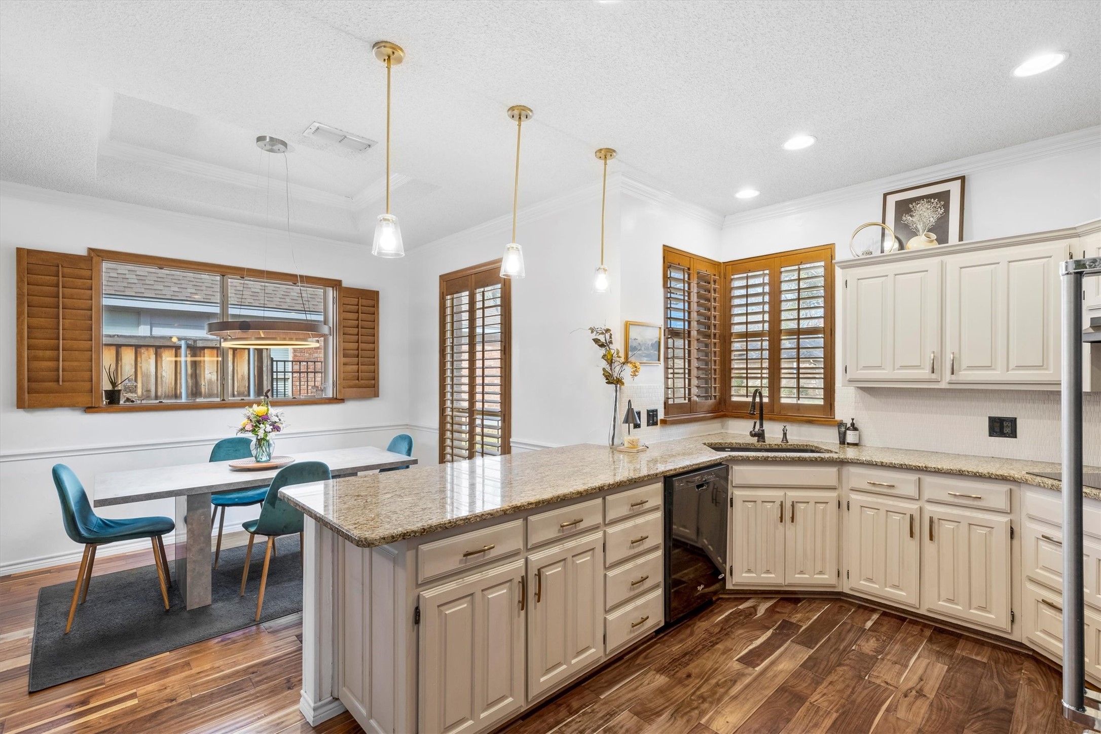 3204 Kenilworth Drive