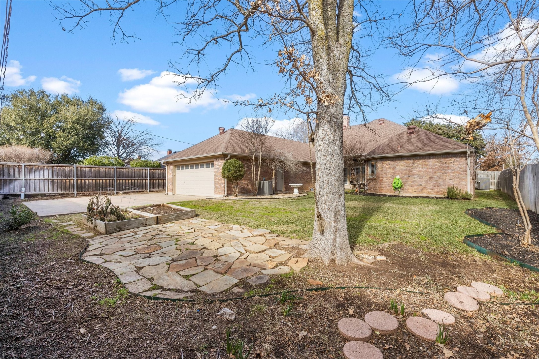 3204 Kenilworth Drive