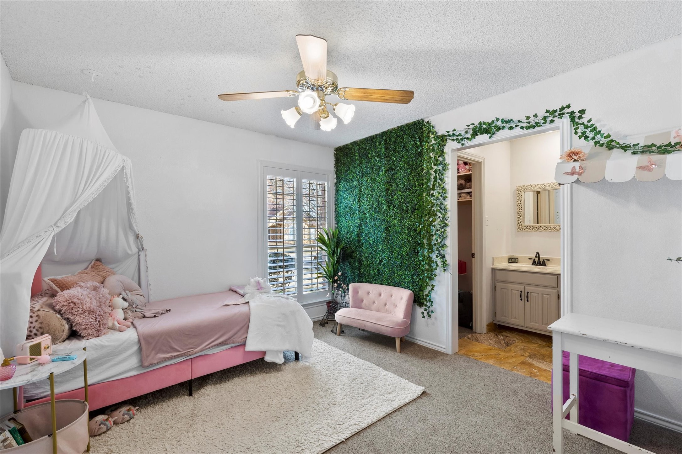 3204 Kenilworth Drive