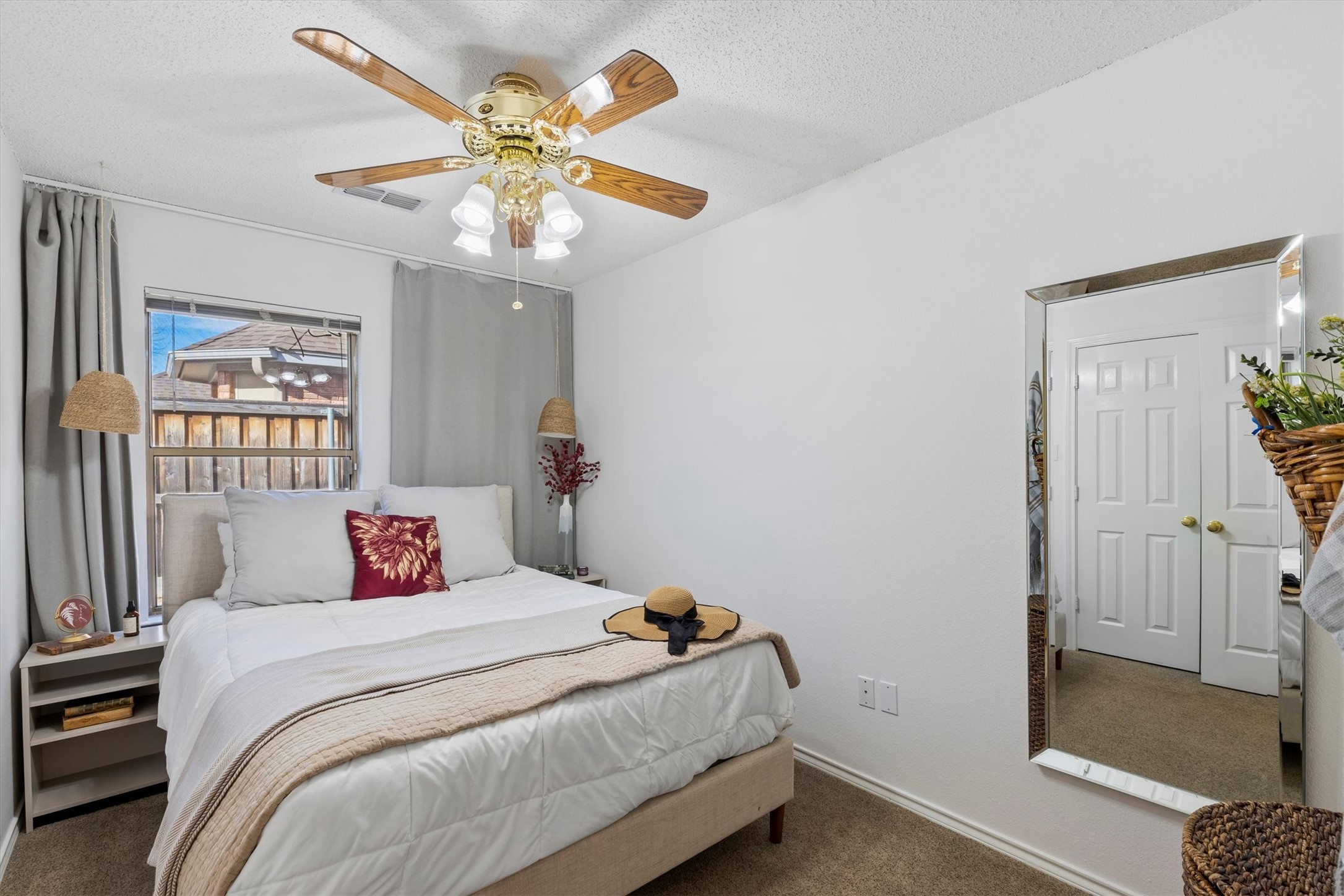 3204 Kenilworth Drive