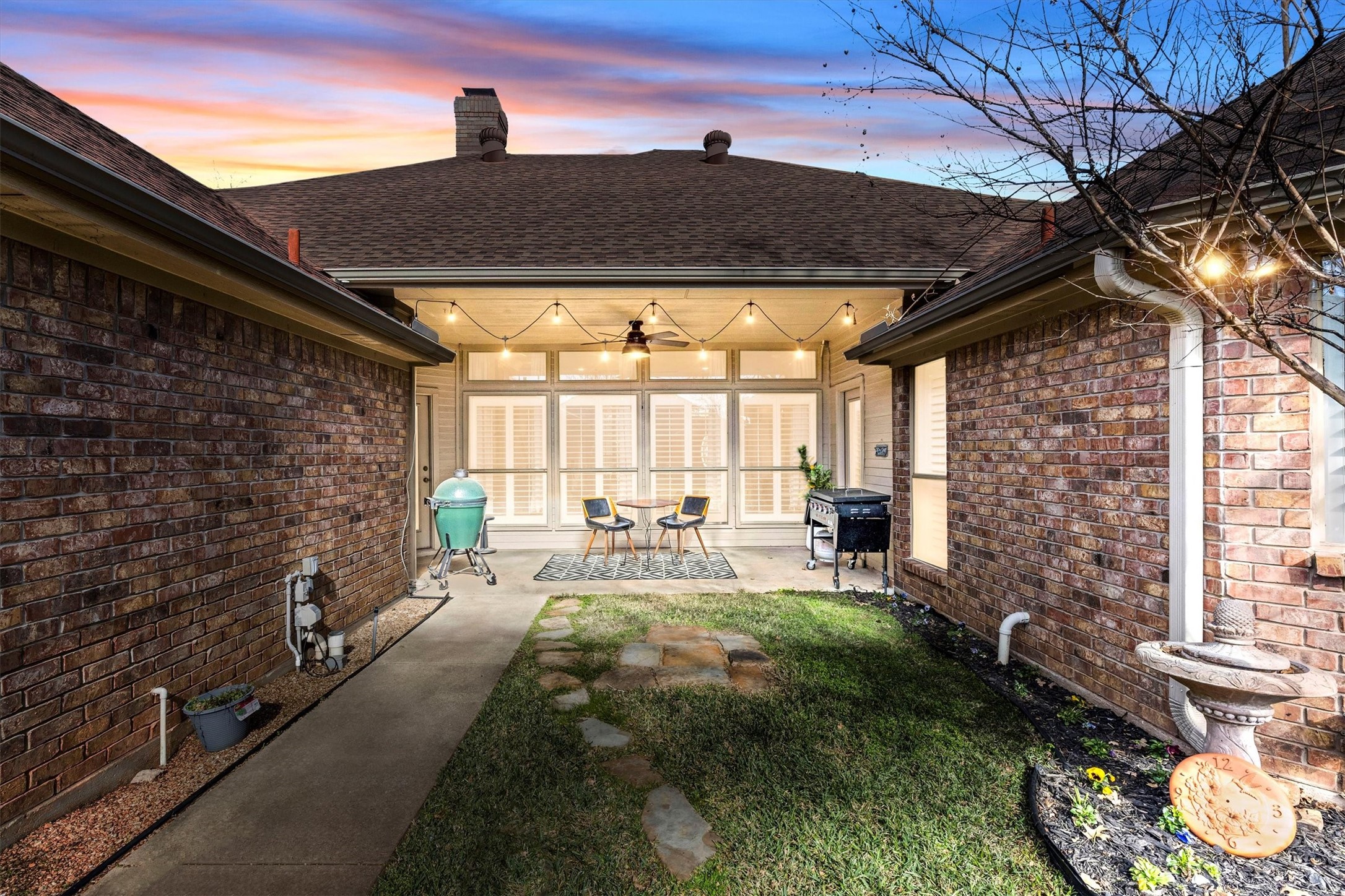 3204 Kenilworth Drive