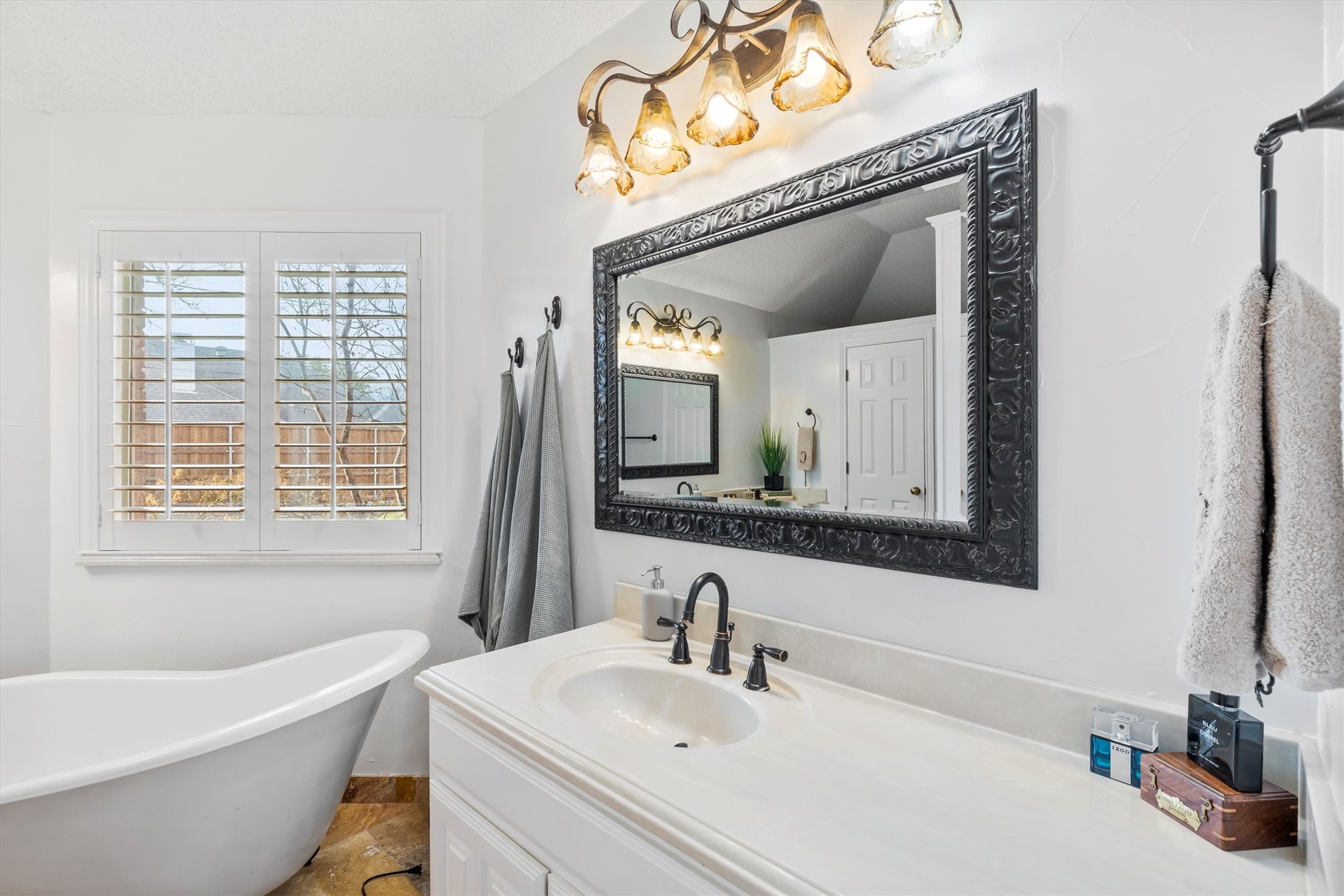 3204 Kenilworth Drive