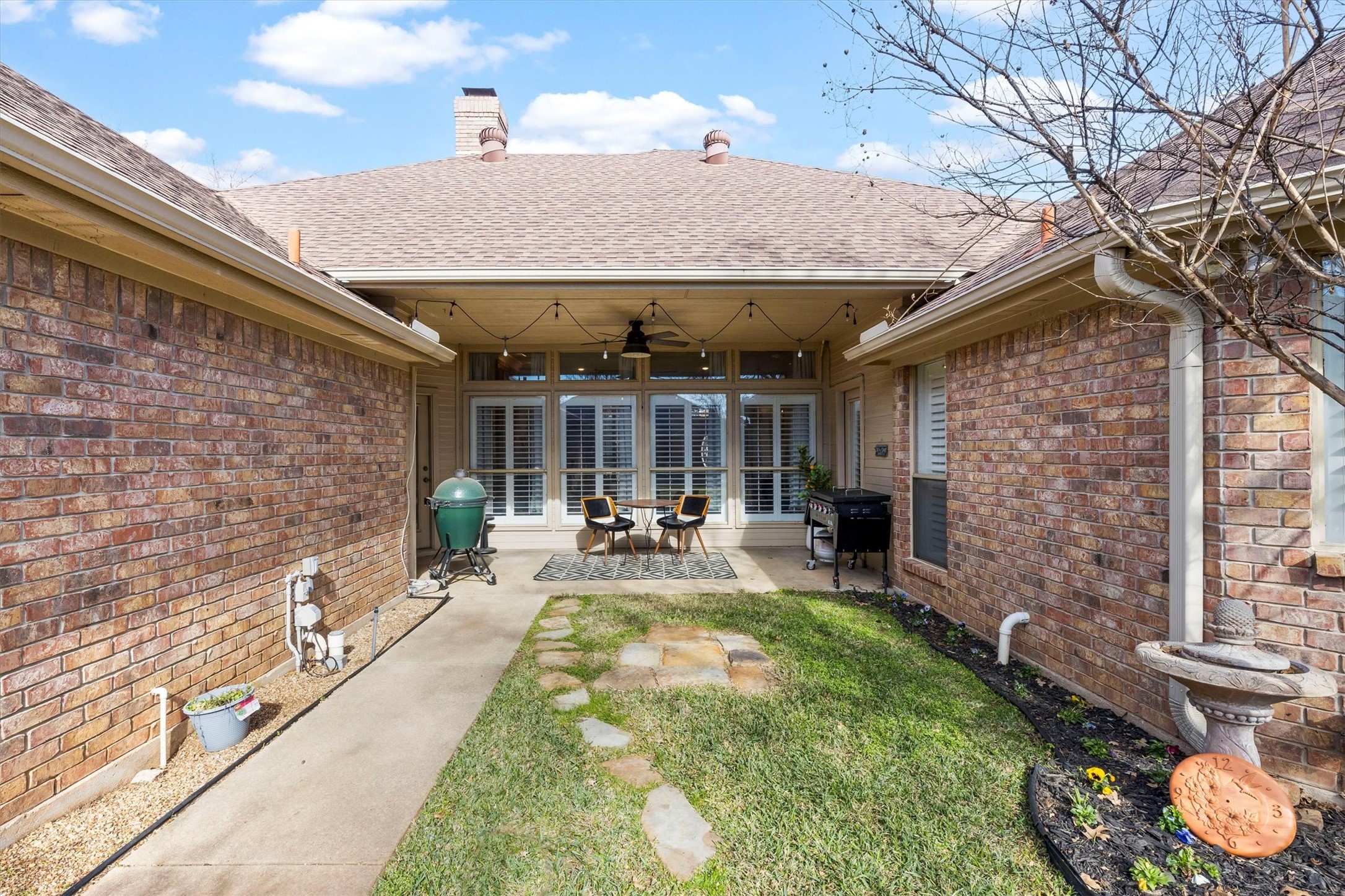 3204 Kenilworth Drive