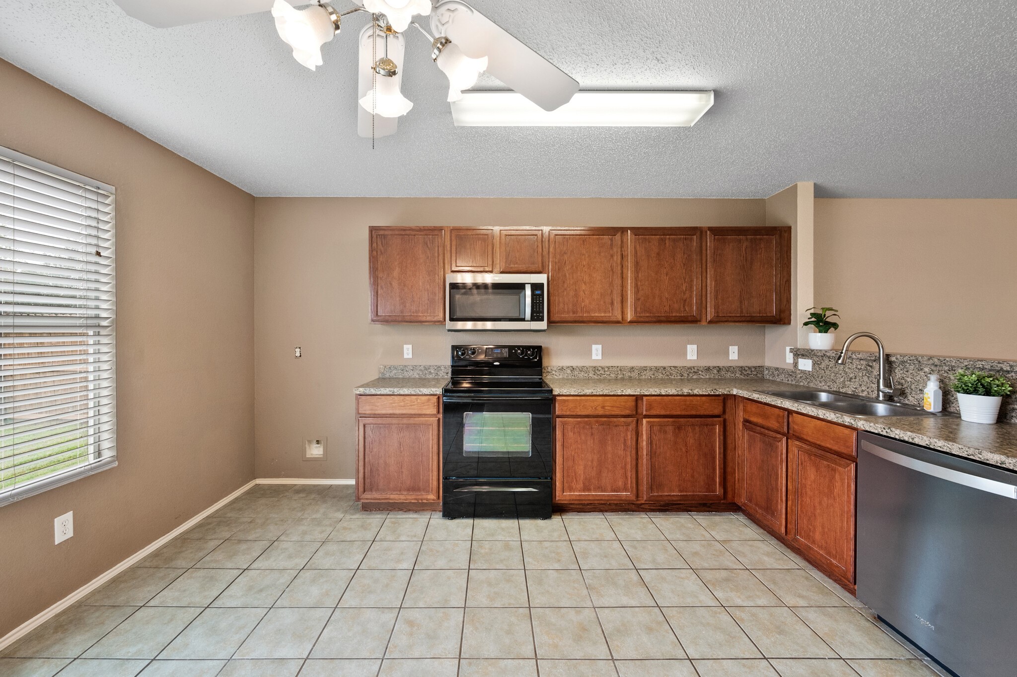 136 Lone Star Avenue