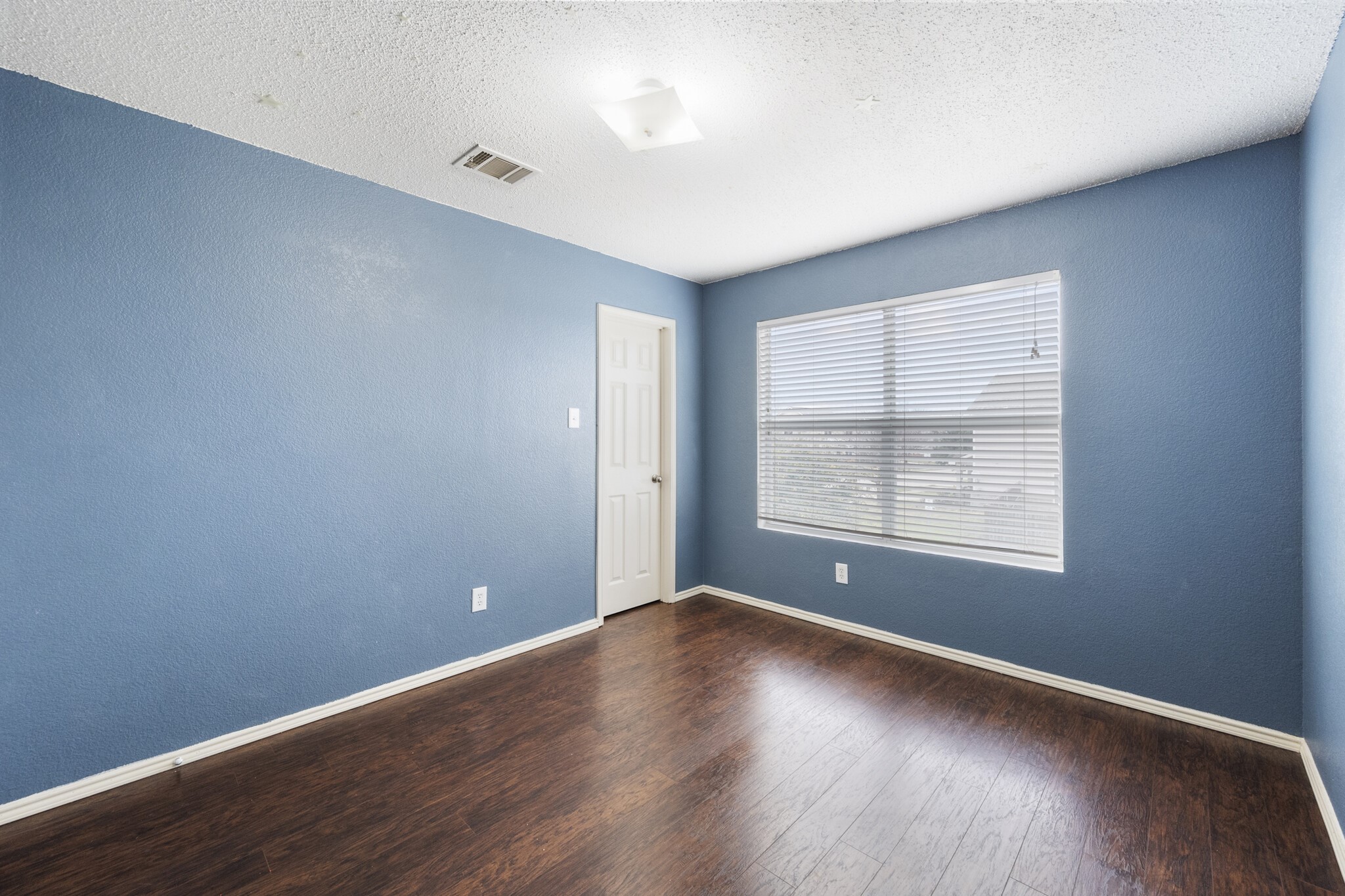 136 Lone Star Avenue