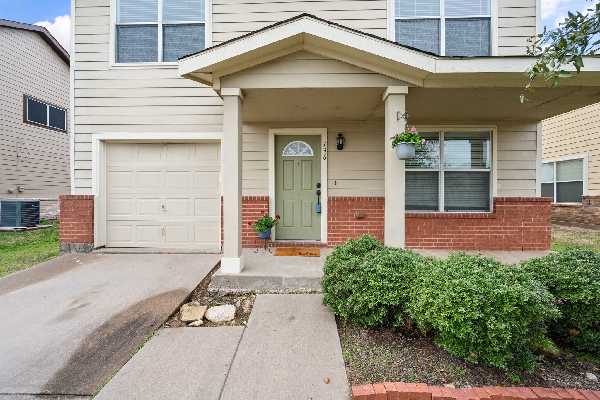 136 Lone Star Avenue