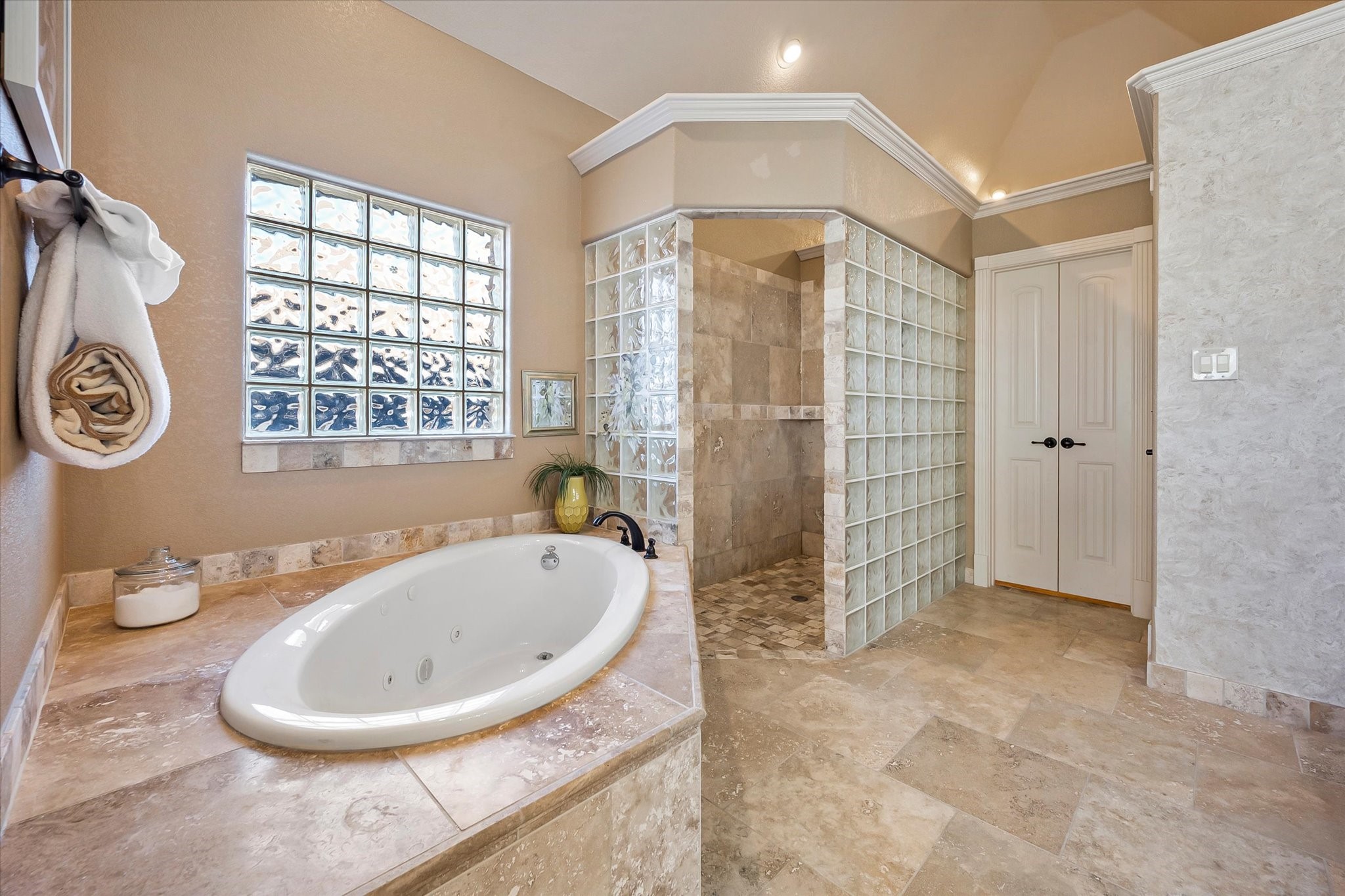 6020 Shiloh Forest Drive