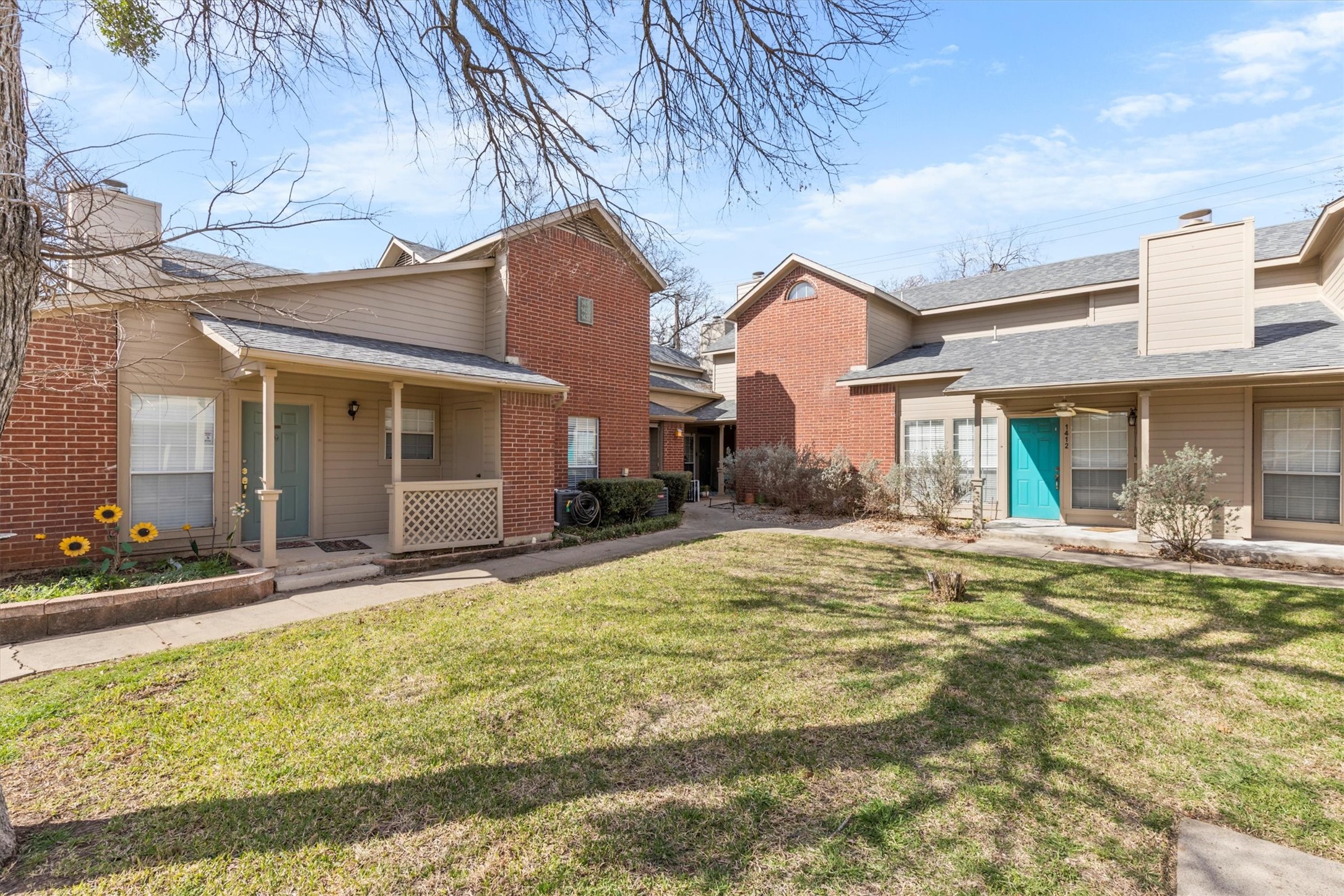 1414 Meadowood Village Drive