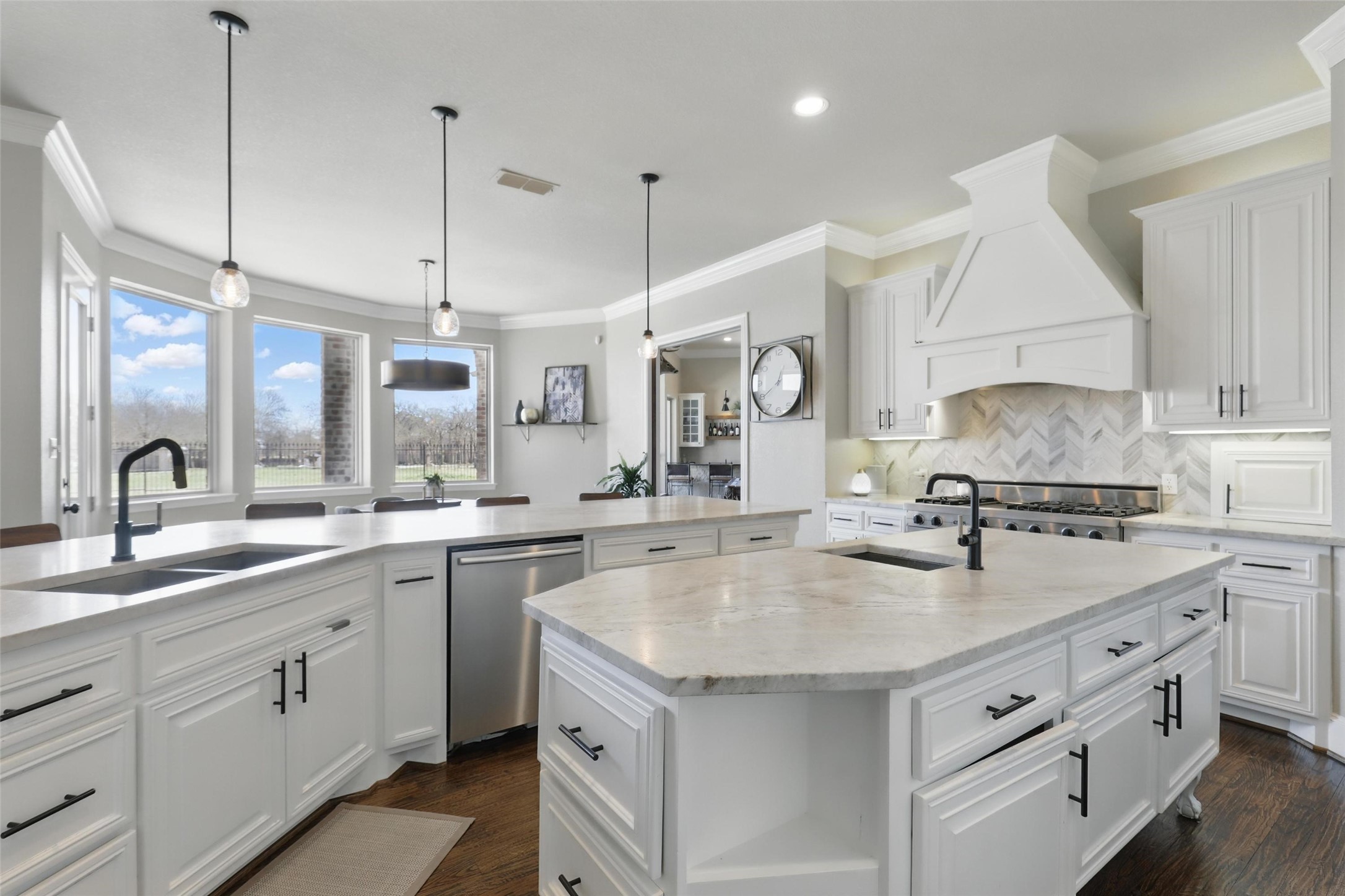 7509 Wooded Acres Trail