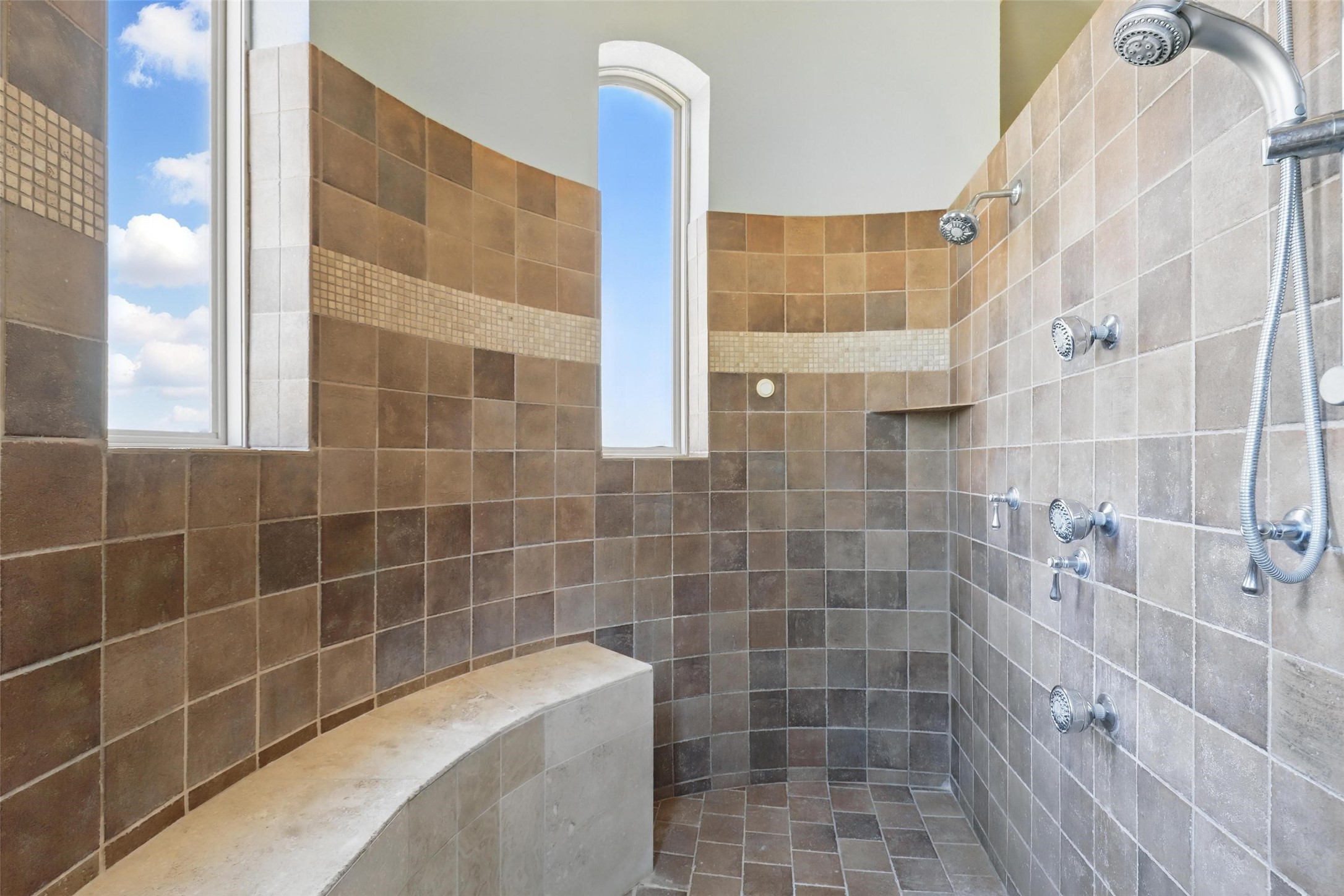 7509 Wooded Acres Trail