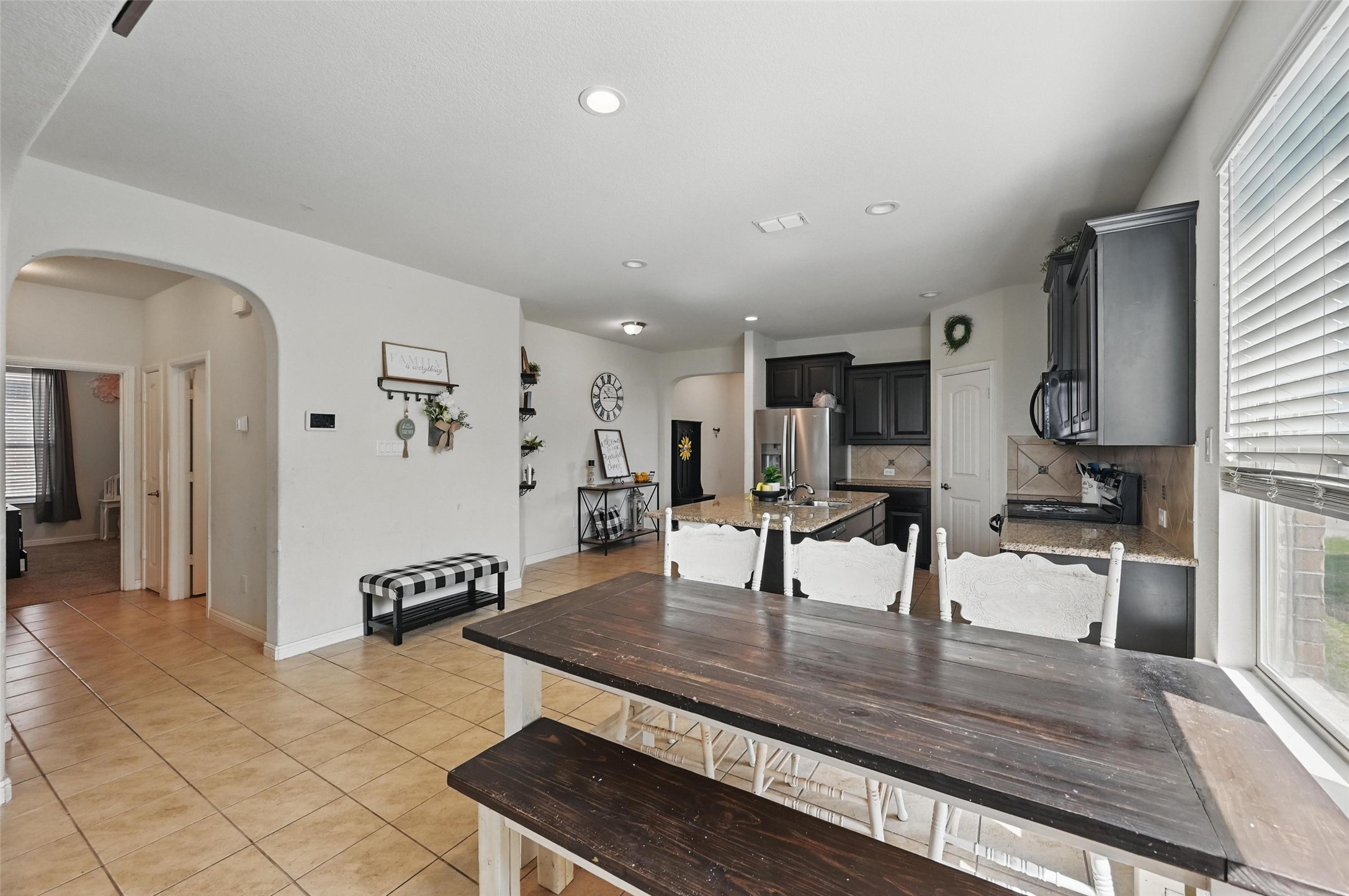 1008 Meadow Scape Drive