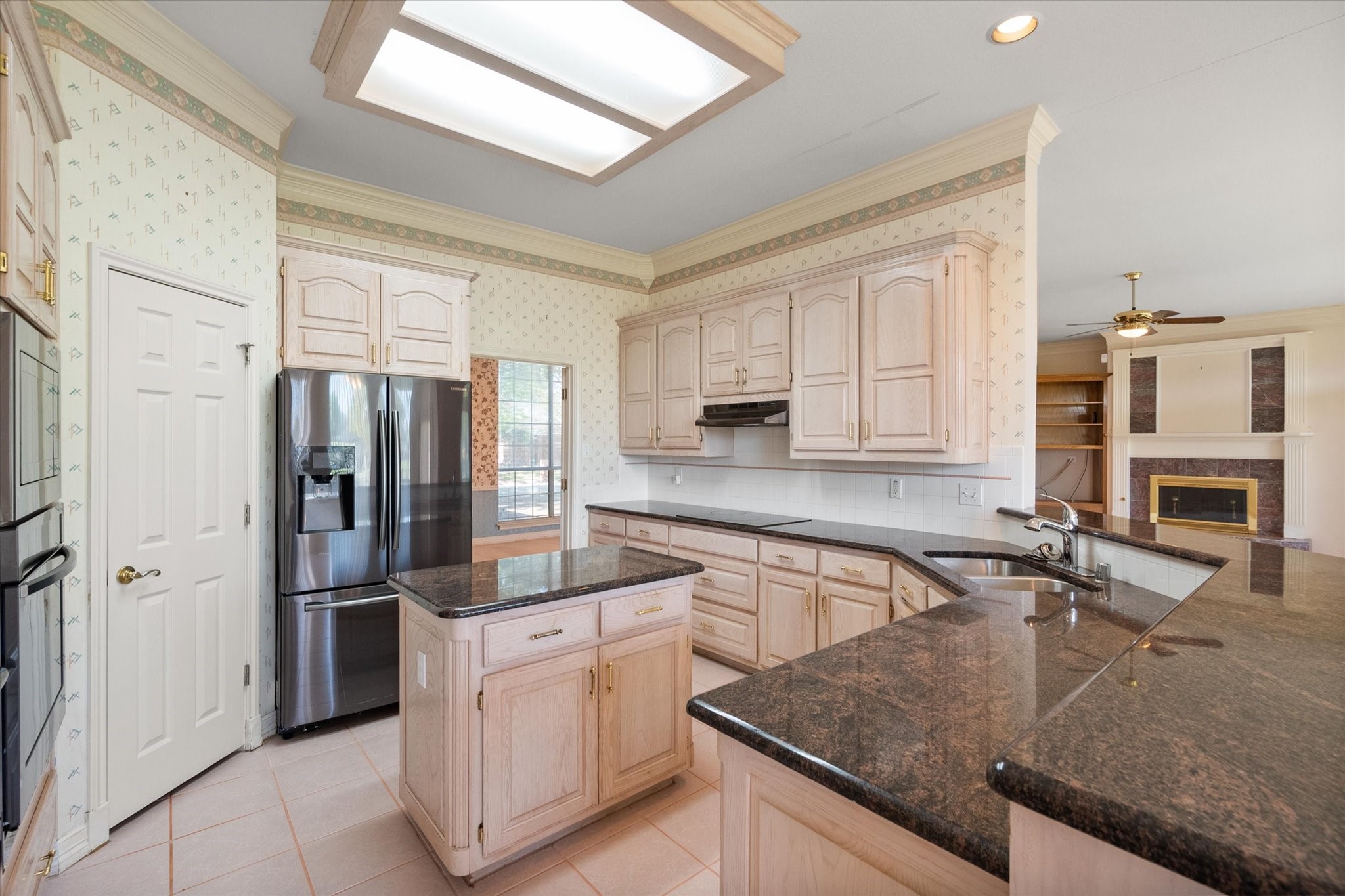 818 Riviera Drive