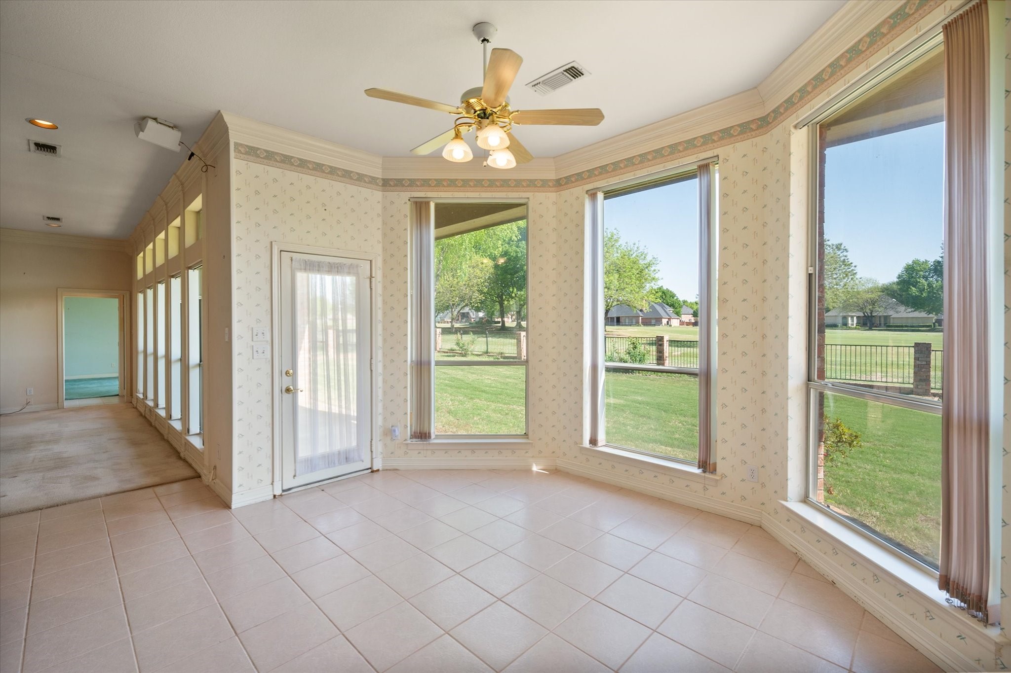 818 Riviera Drive