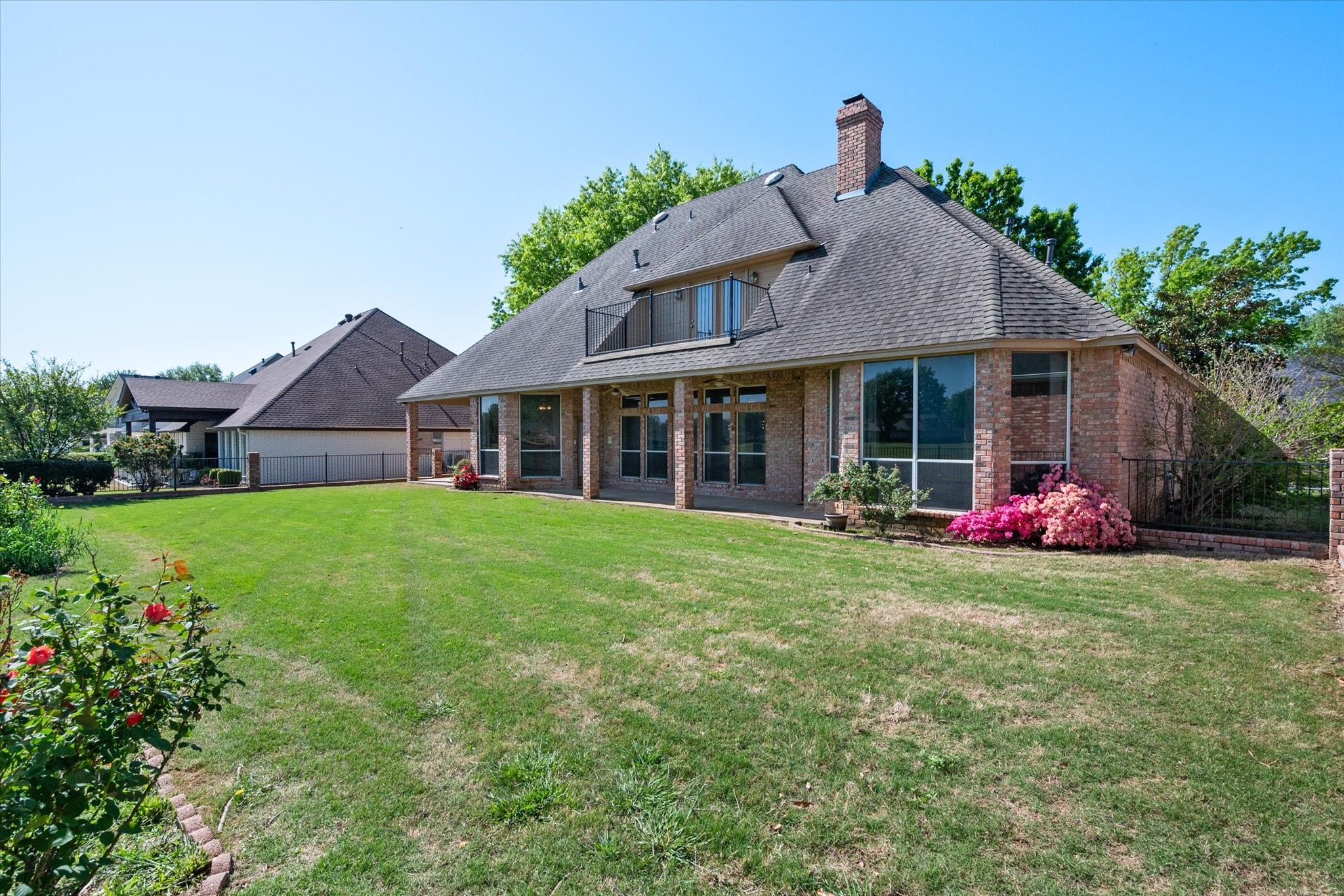 818 Riviera Drive