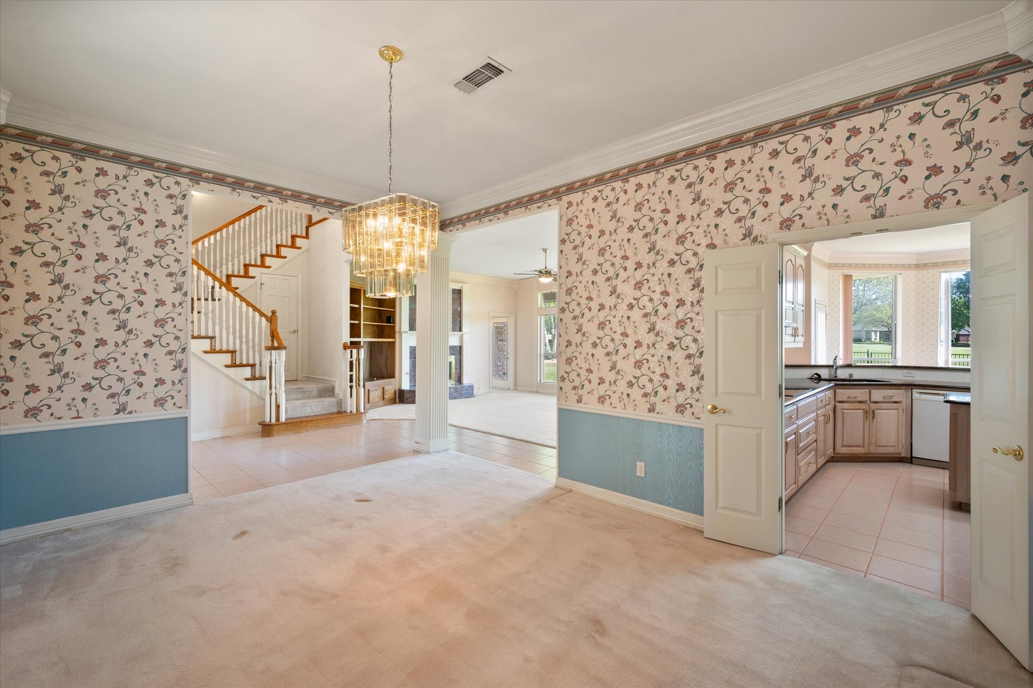 818 Riviera Drive
