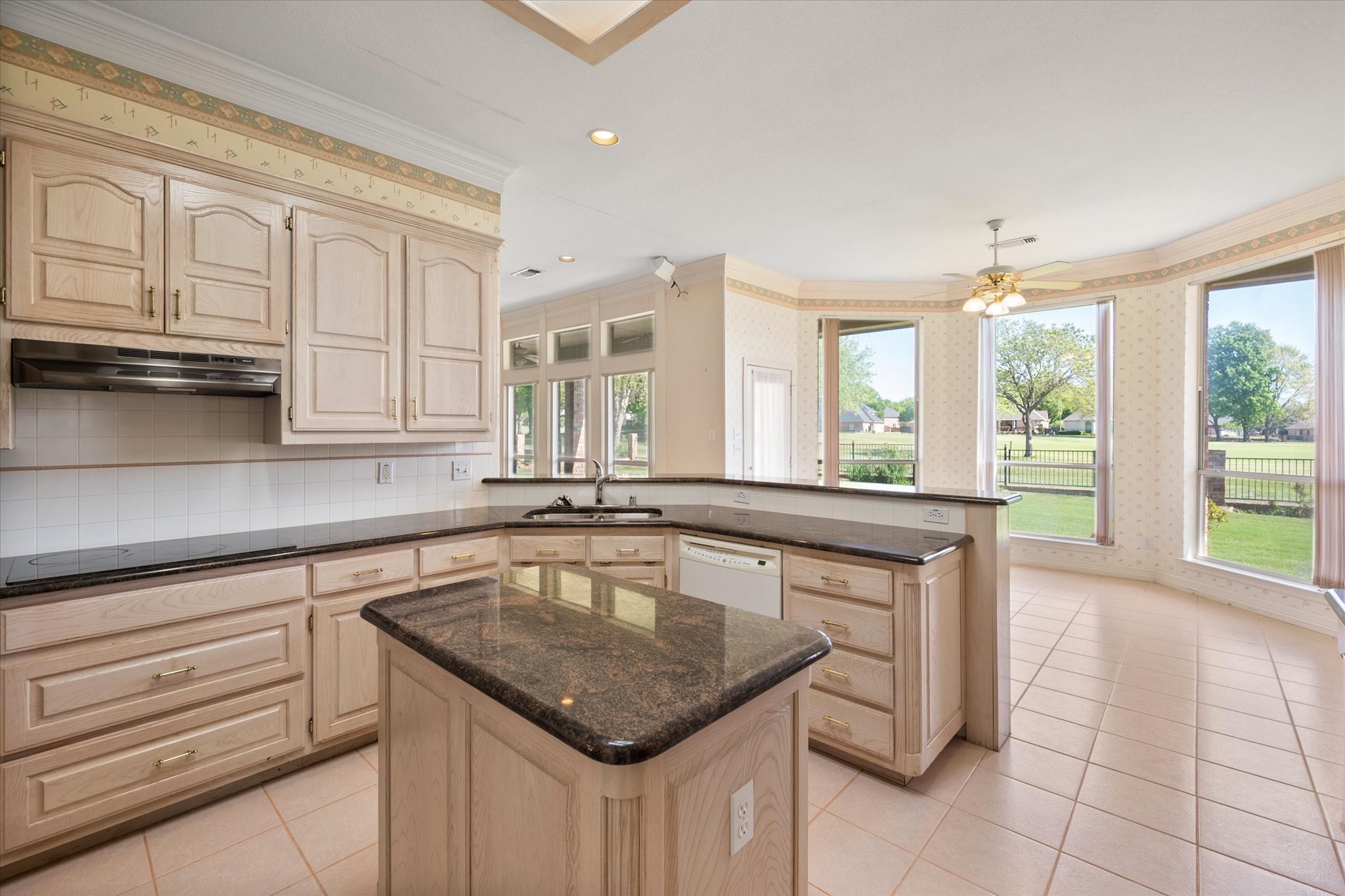 818 Riviera Drive