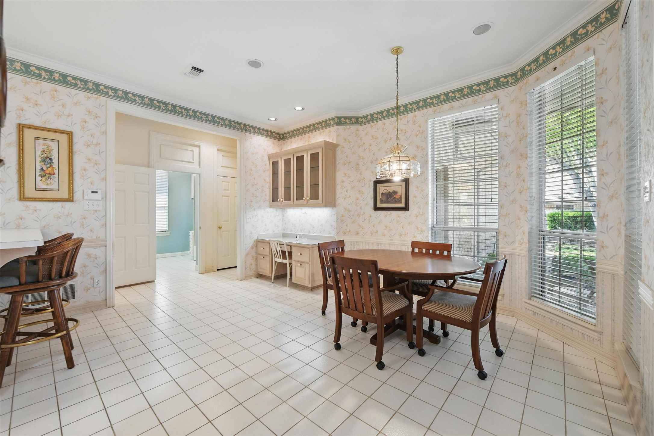 6230 Skylark Circle