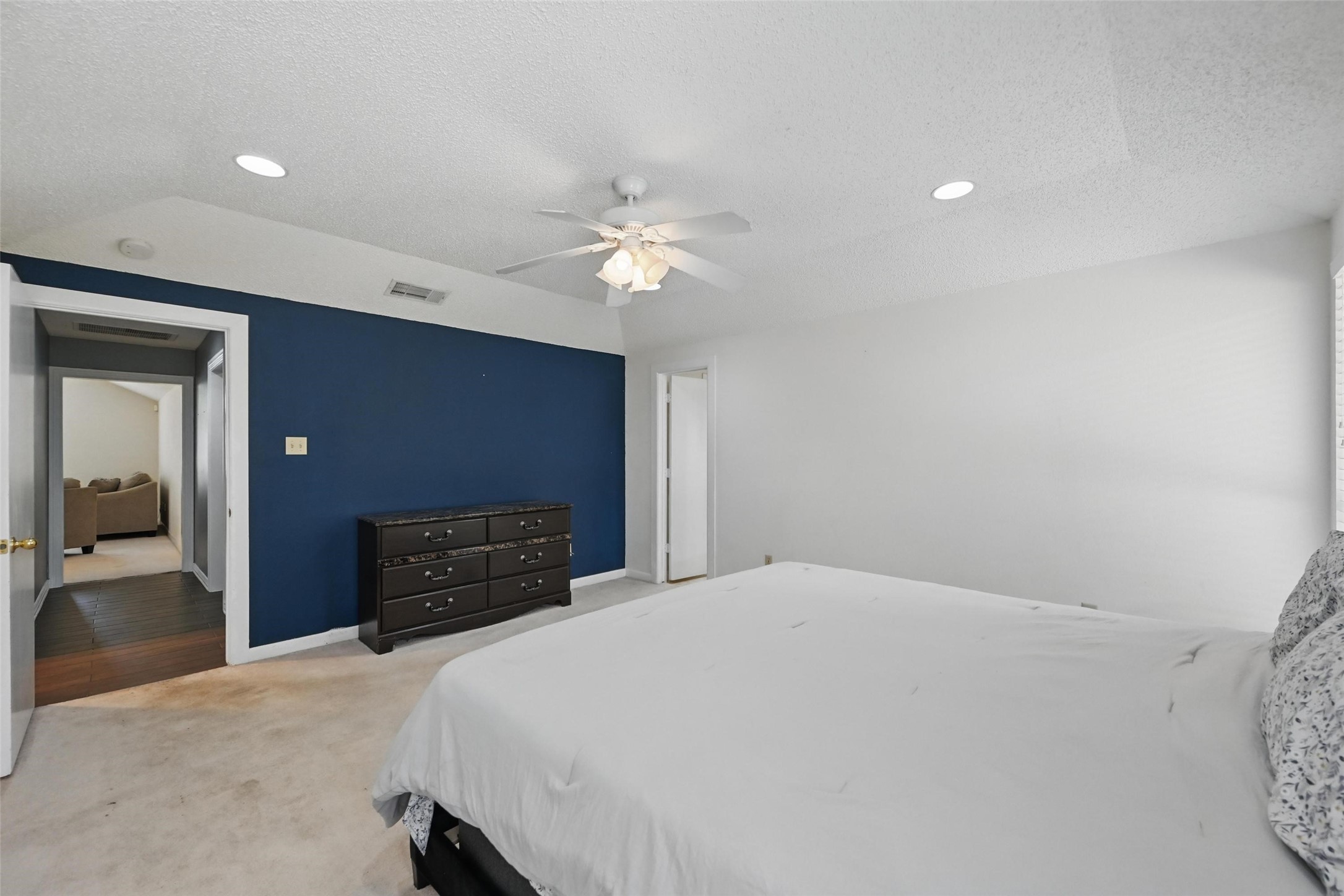 6004 Green Forest Court