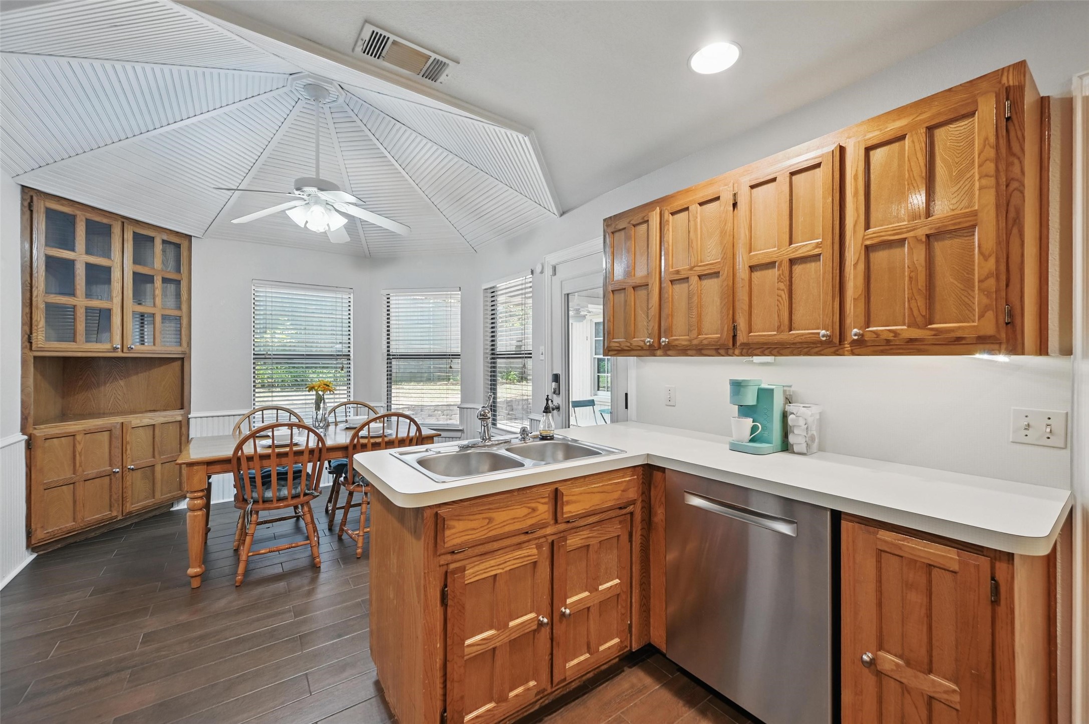 6004 Green Forest Court