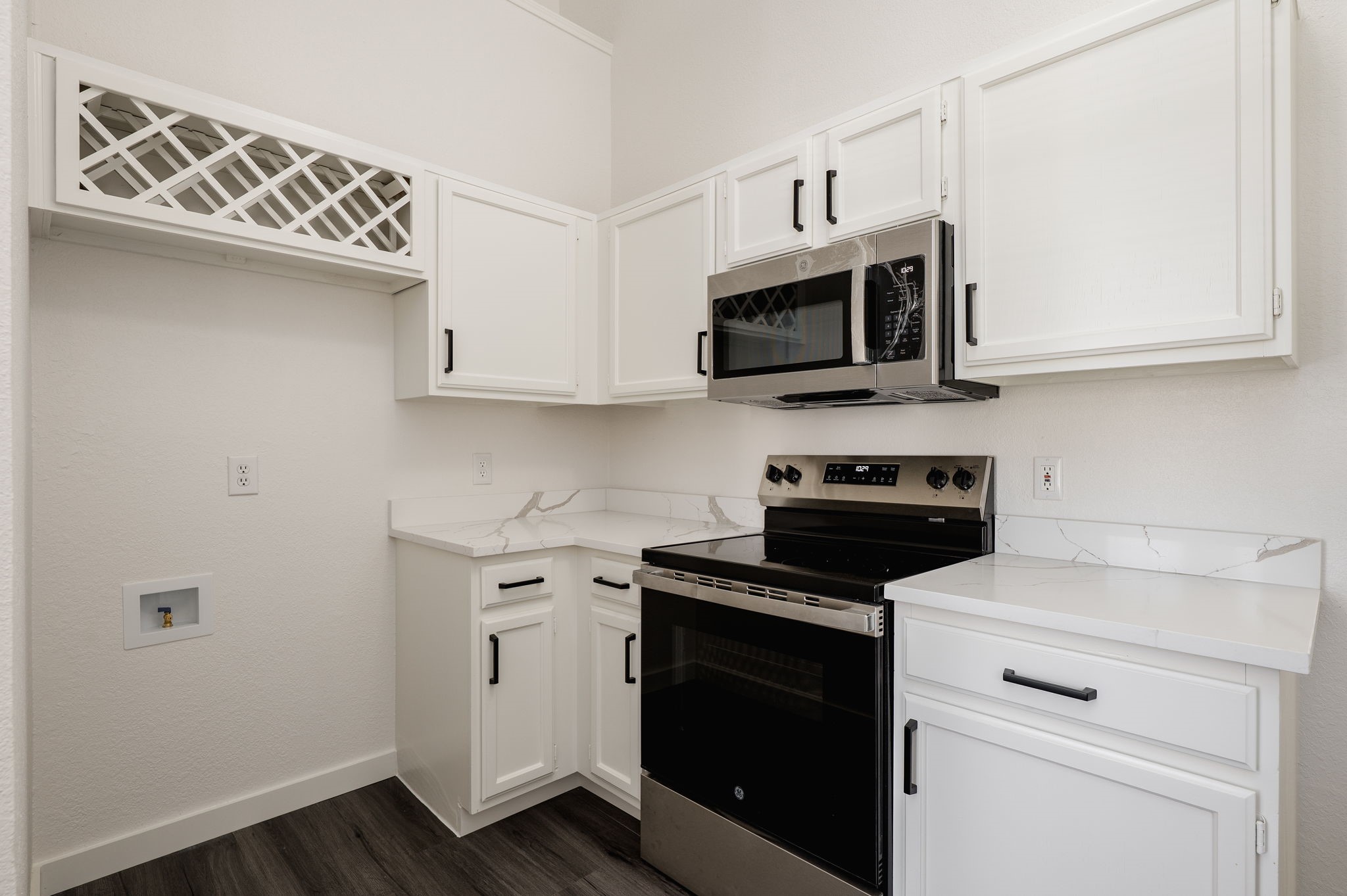 5620 Shady Springs Trail