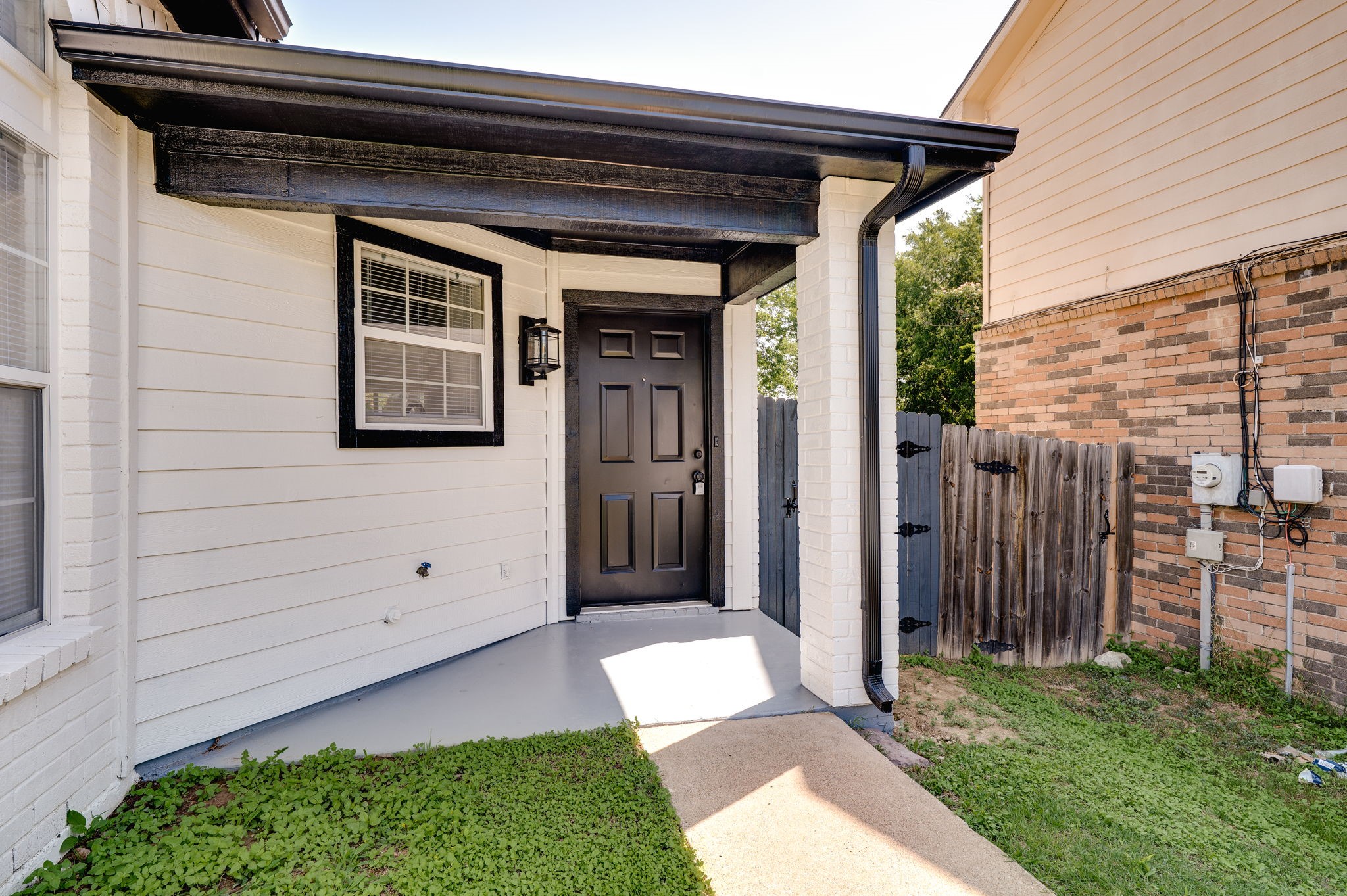 5620 Shady Springs Trail