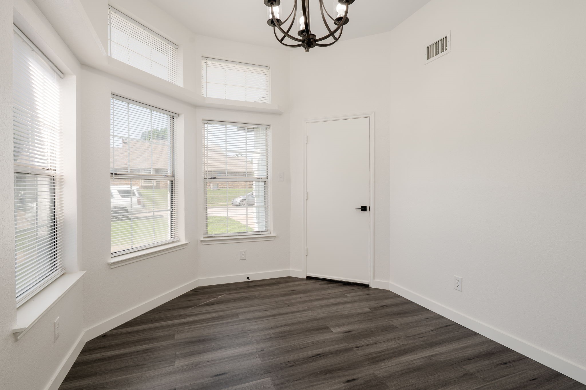 5620 Shady Springs Trail