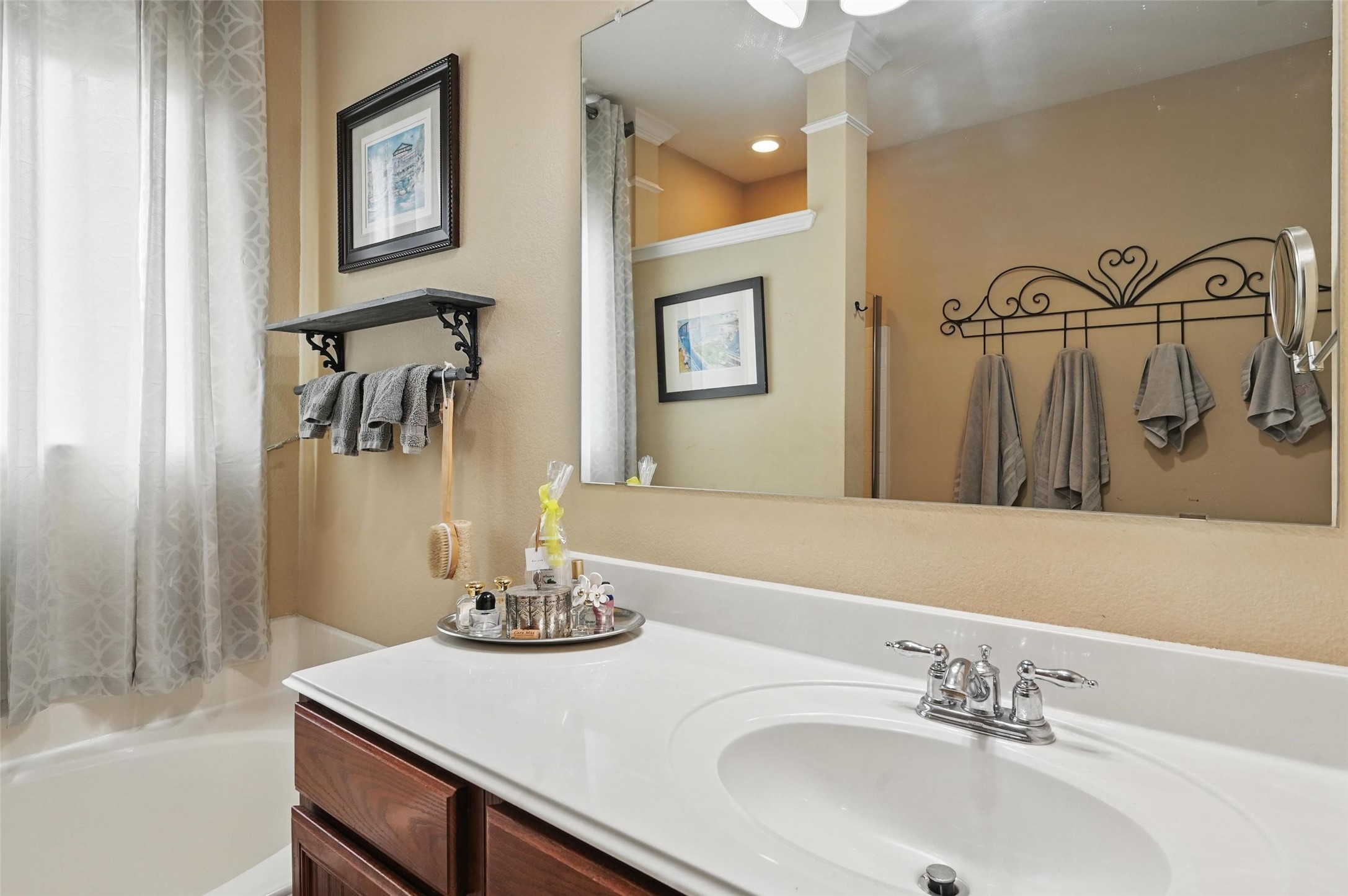 1436 Ravenwood Drive