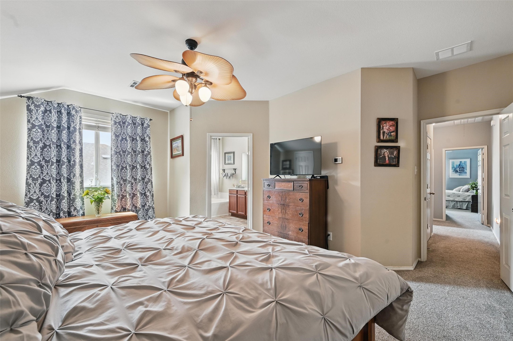 1436 Ravenwood Drive