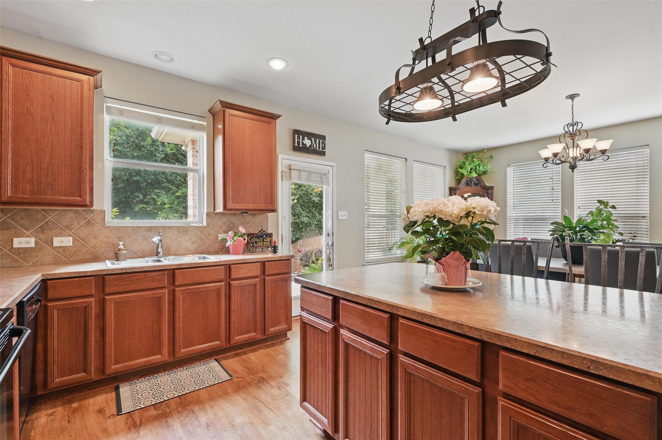 1436 Ravenwood Drive