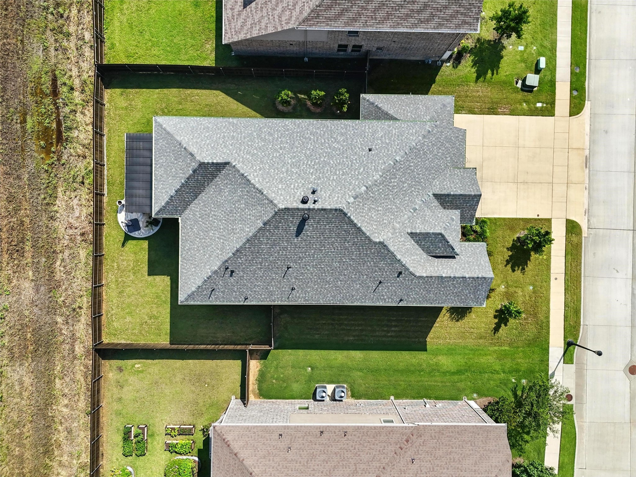 2711 Fleur De Lis Lane