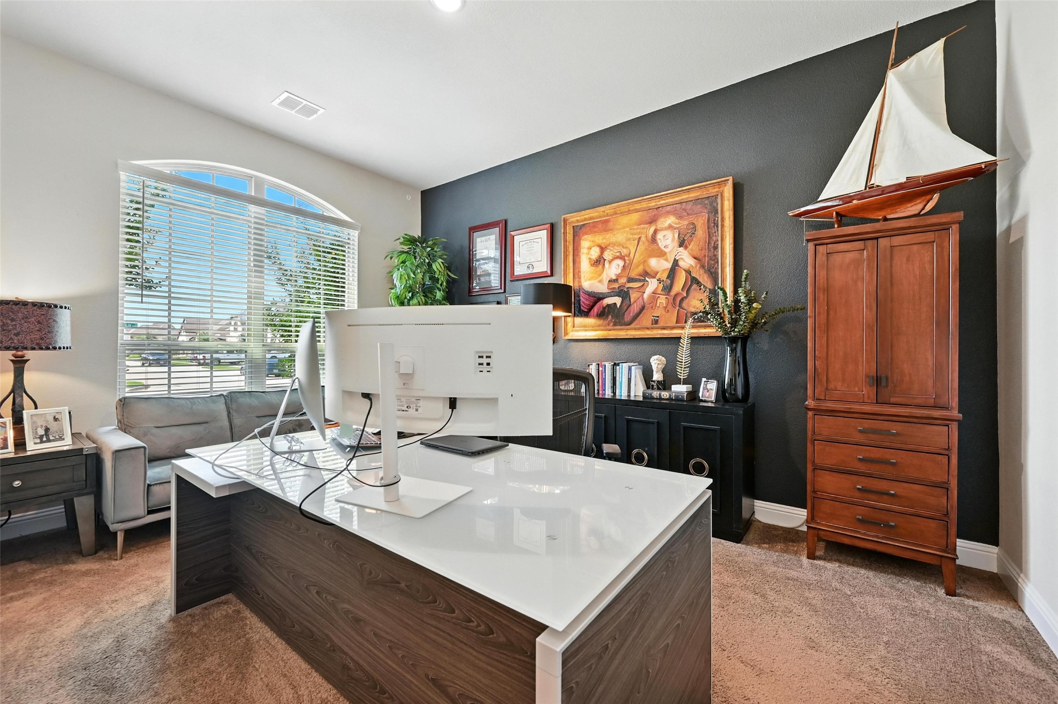 2711 Fleur De Lis Lane