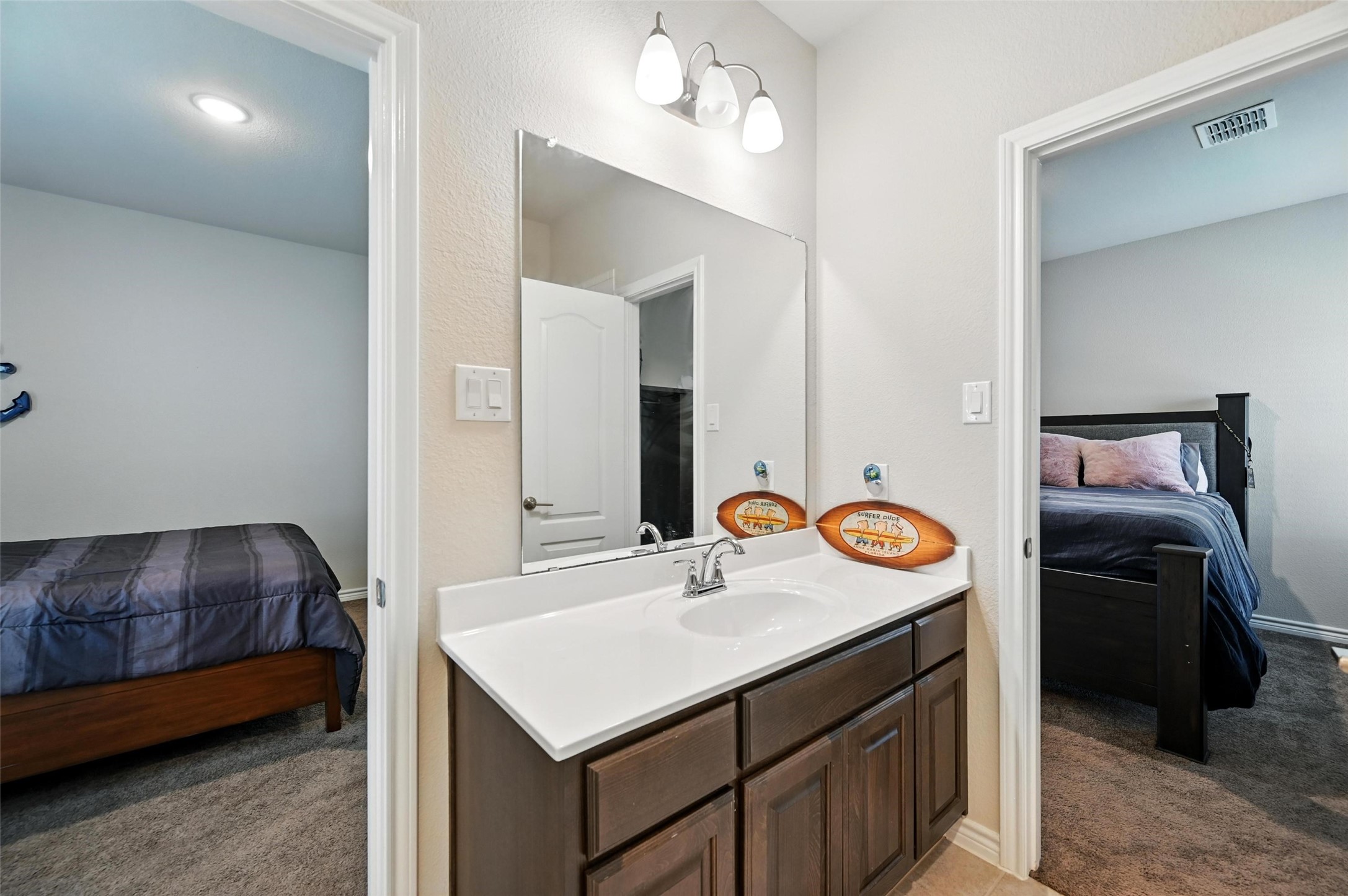 2711 Fleur De Lis Lane