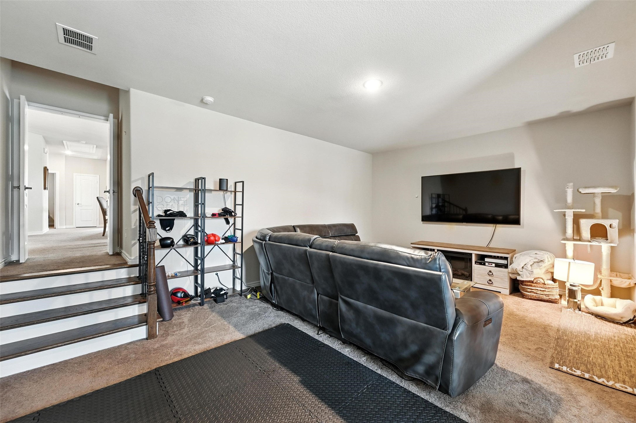 2711 Fleur De Lis Lane