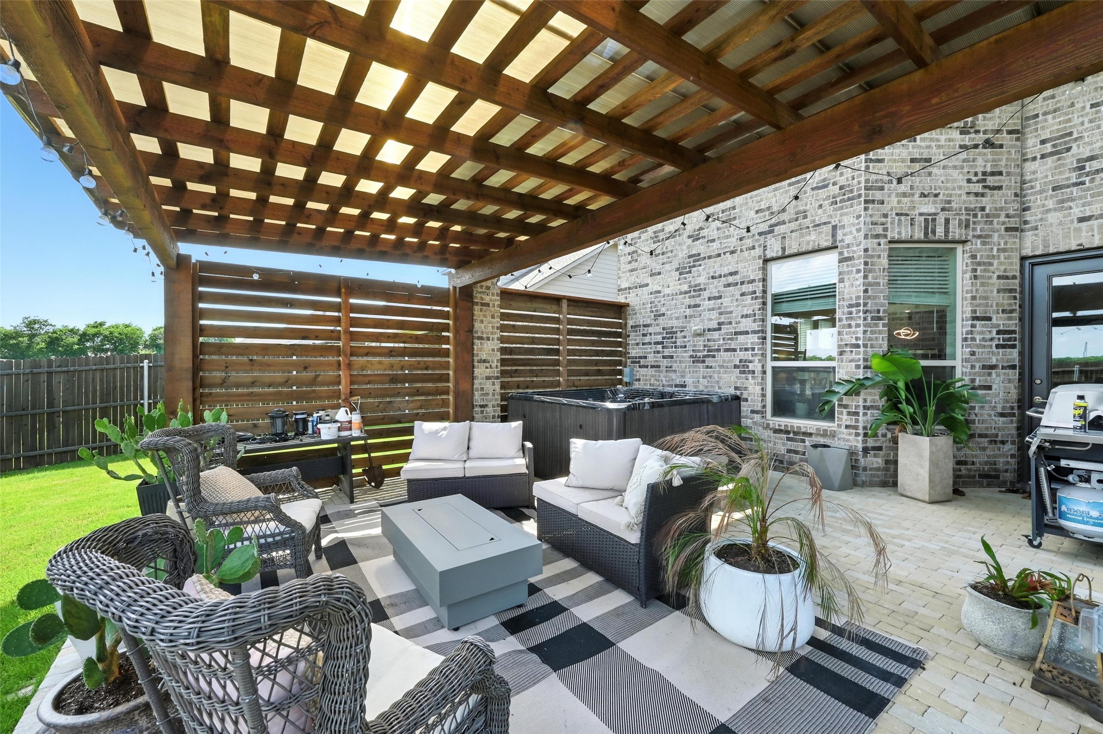 2711 Fleur De Lis Lane