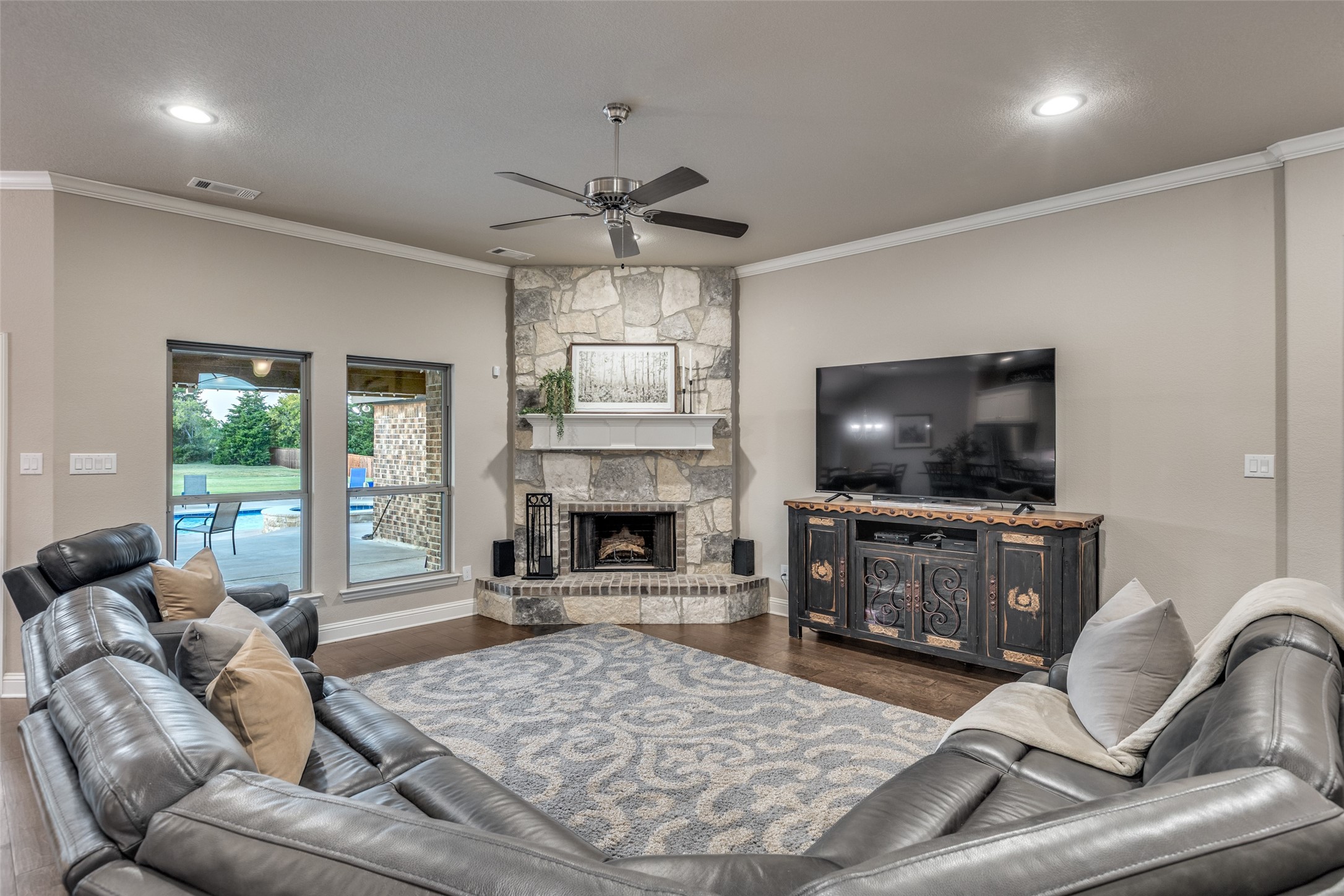 7031 Dillon Circle