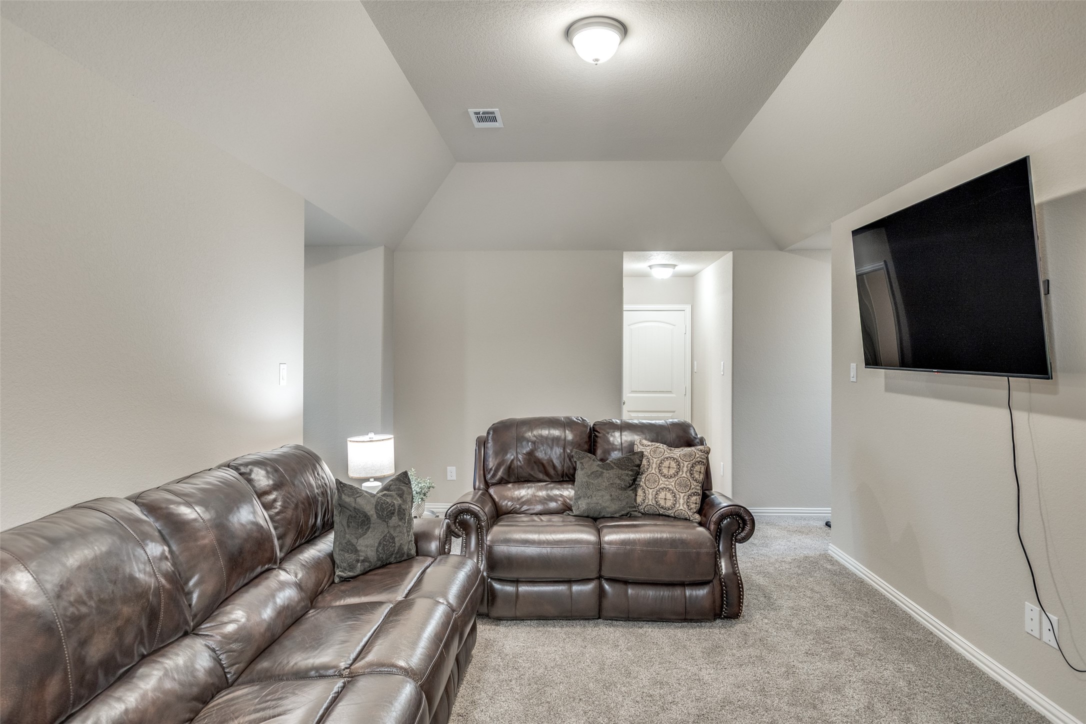 7031 Dillon Circle
