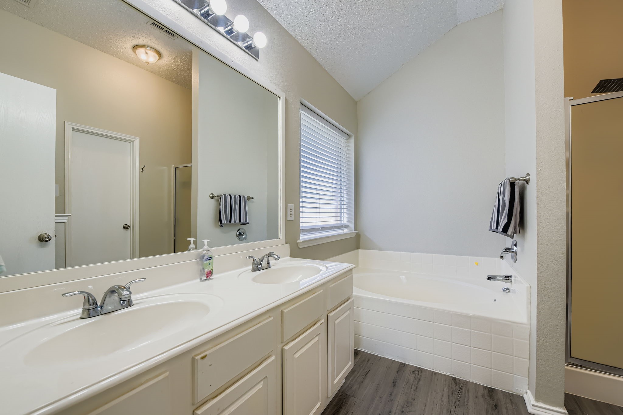 10713 Ivy Creek Lane