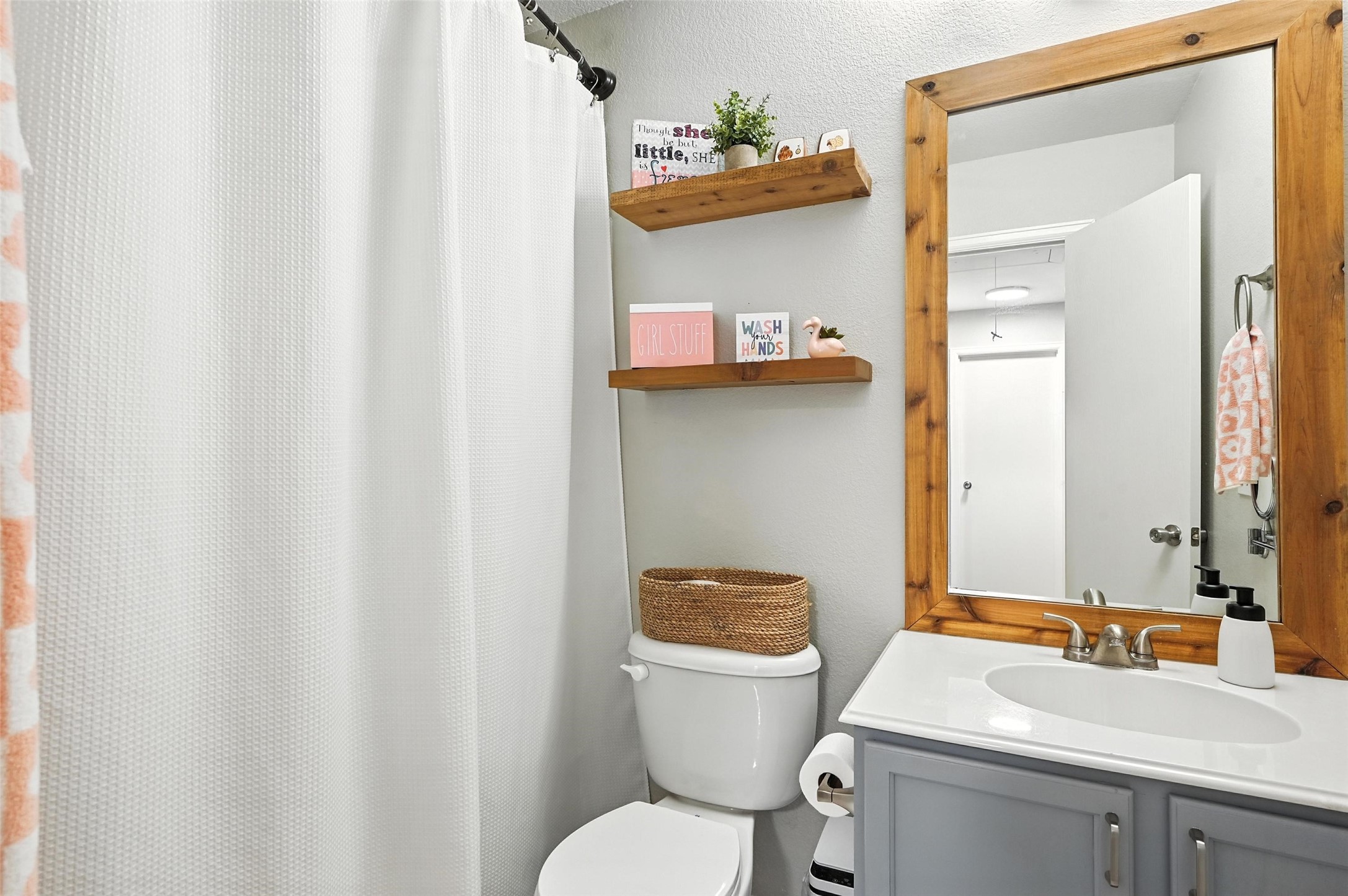 726 Quail Hollow Drive