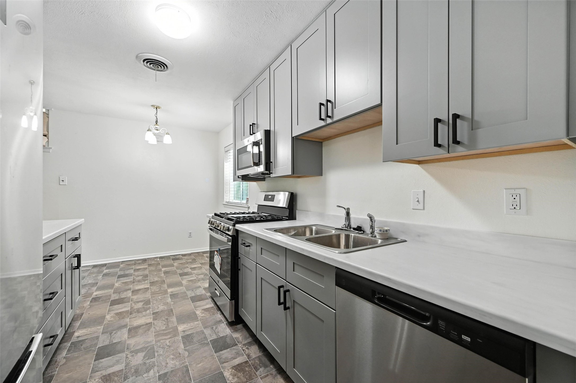 2805 Blackwood Drive